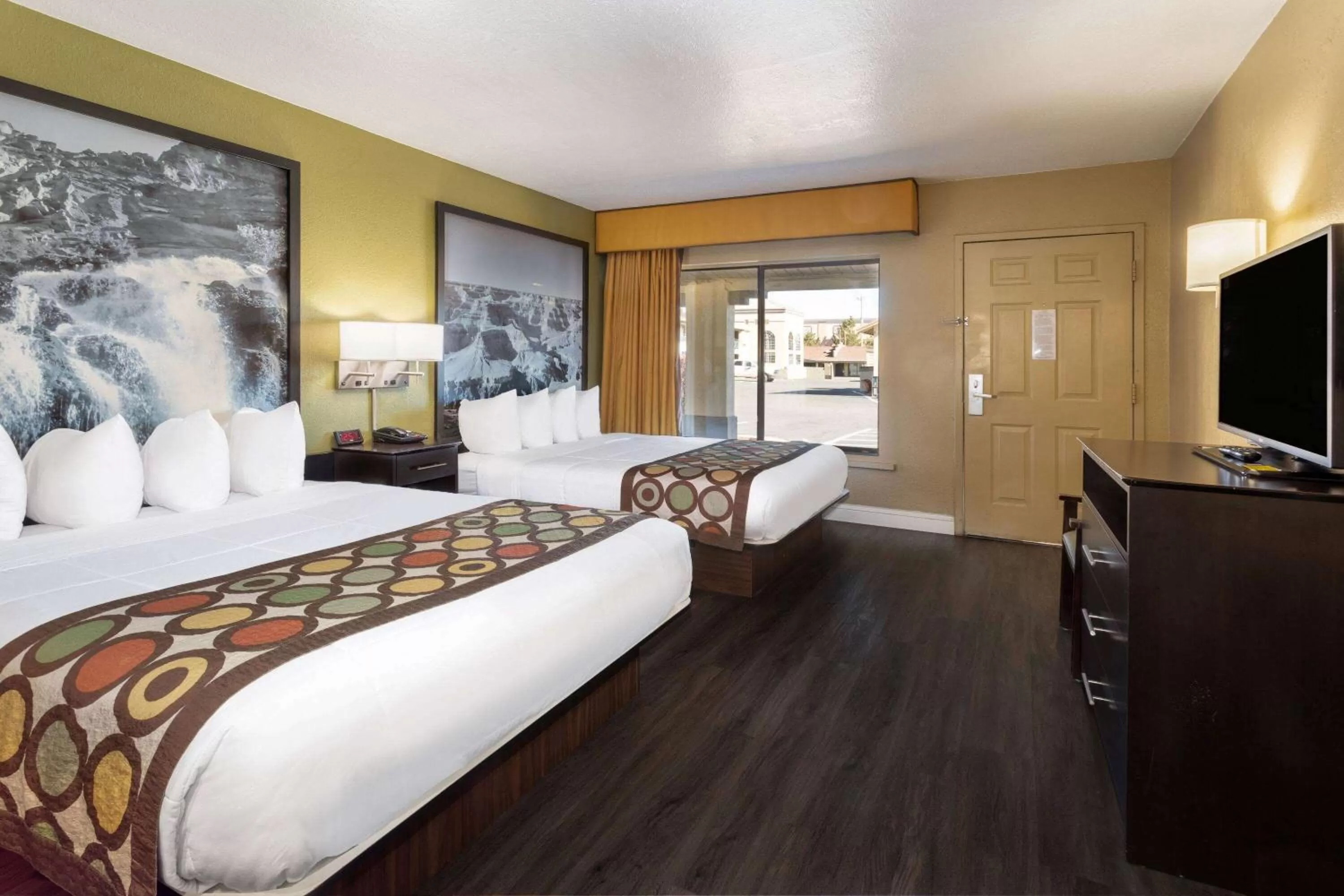 Photo of the whole room, Bed in Super 8 by Wyndham NAU/Downtown Conference Center