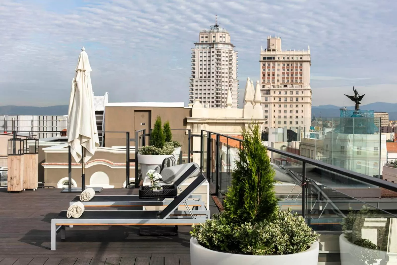 Swimming pool in Emperador