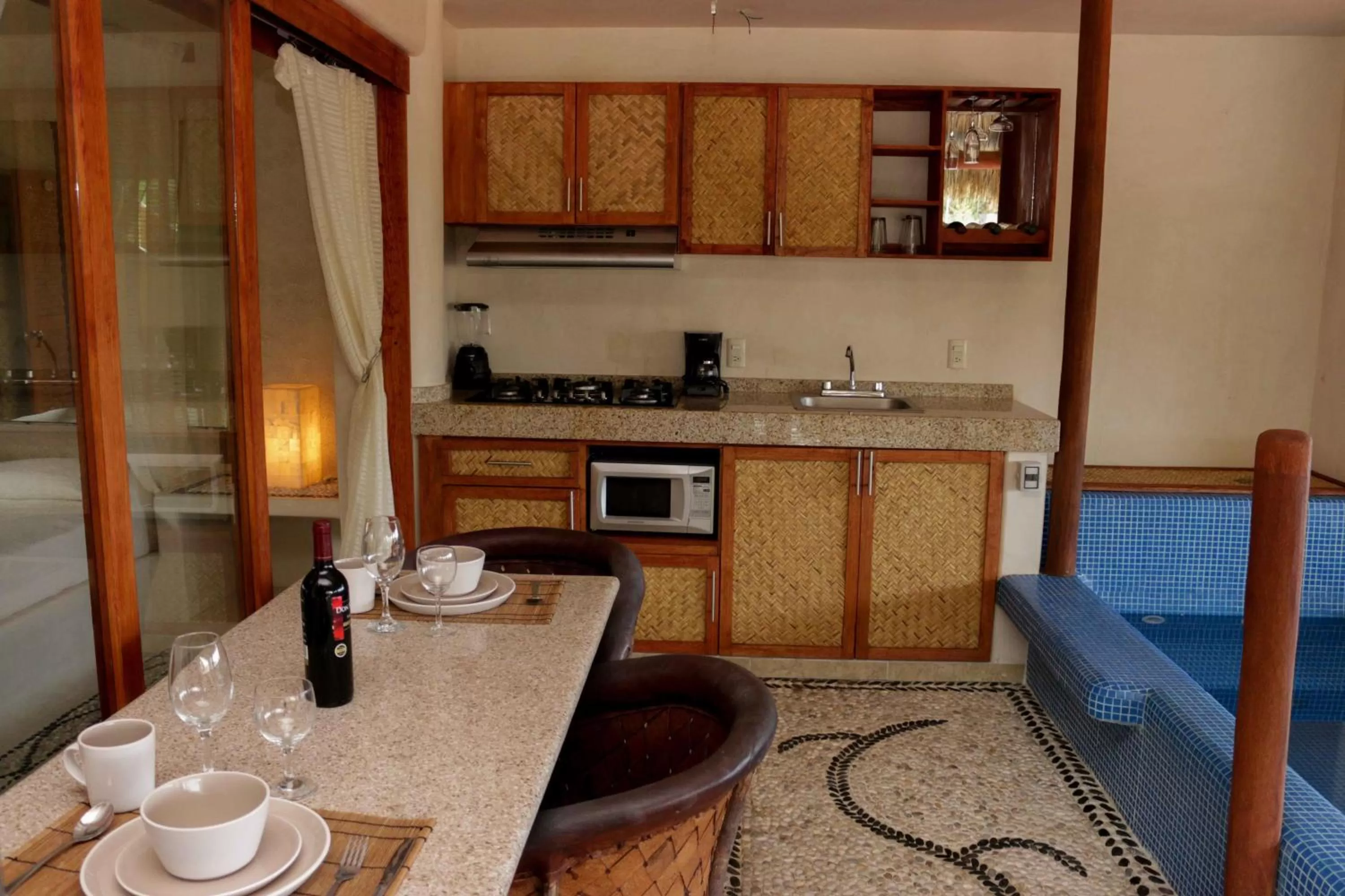 Coffee/tea facilities, Kitchen/Kitchenette in Hotel Villas Las Azucenas