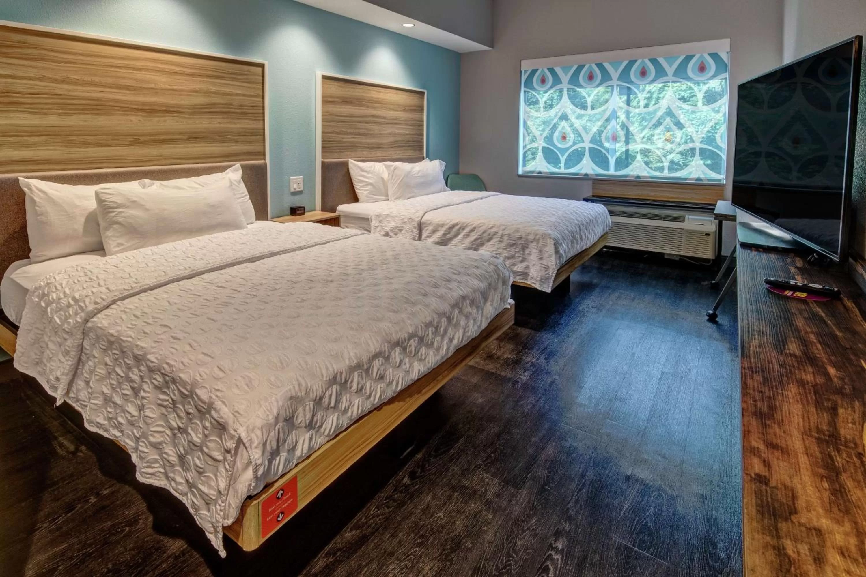 Bed in Tru By Hilton Roanoke Hollins