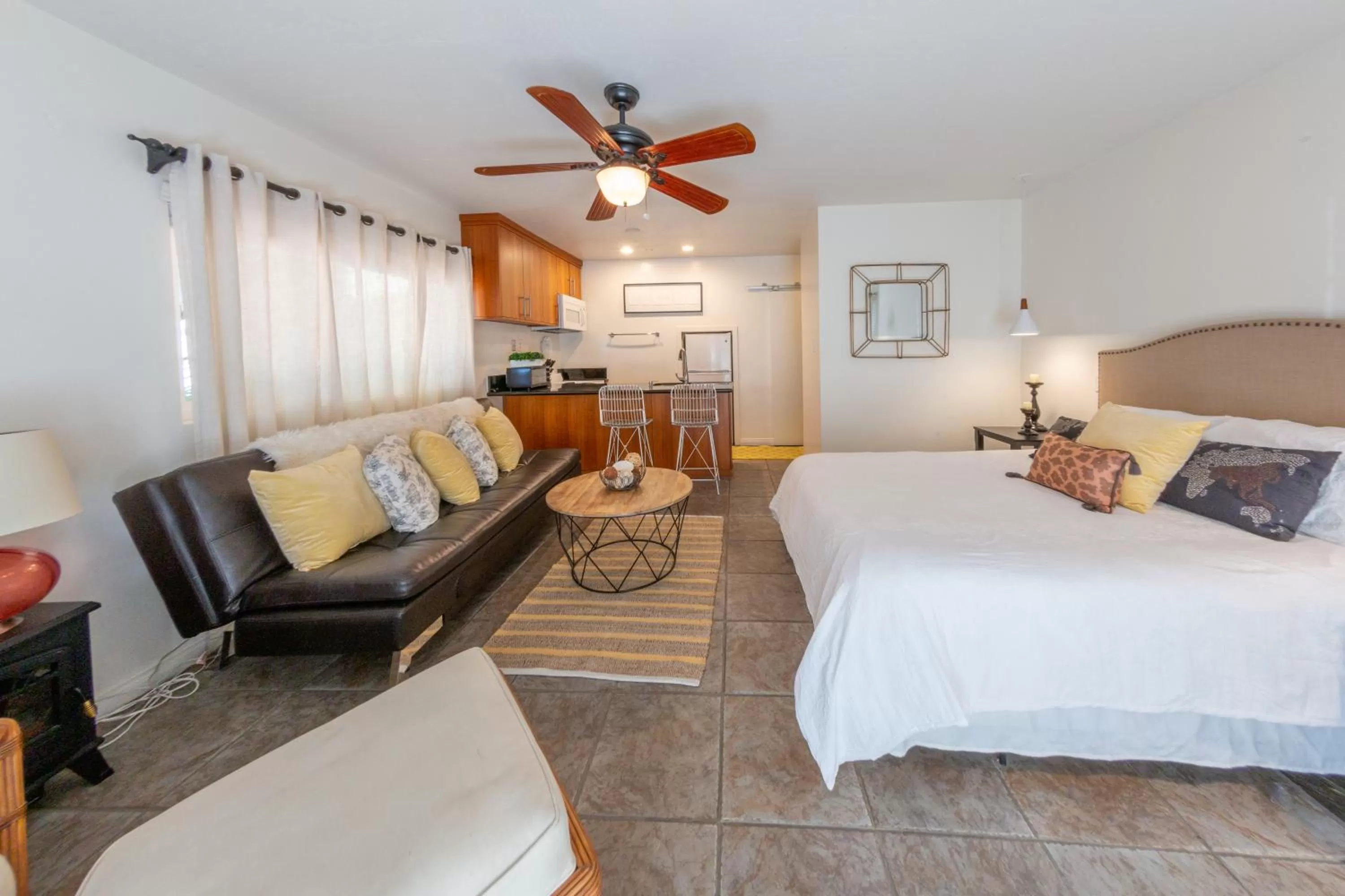 Deluxe Queen Studio #9 in Beachwalk Villas