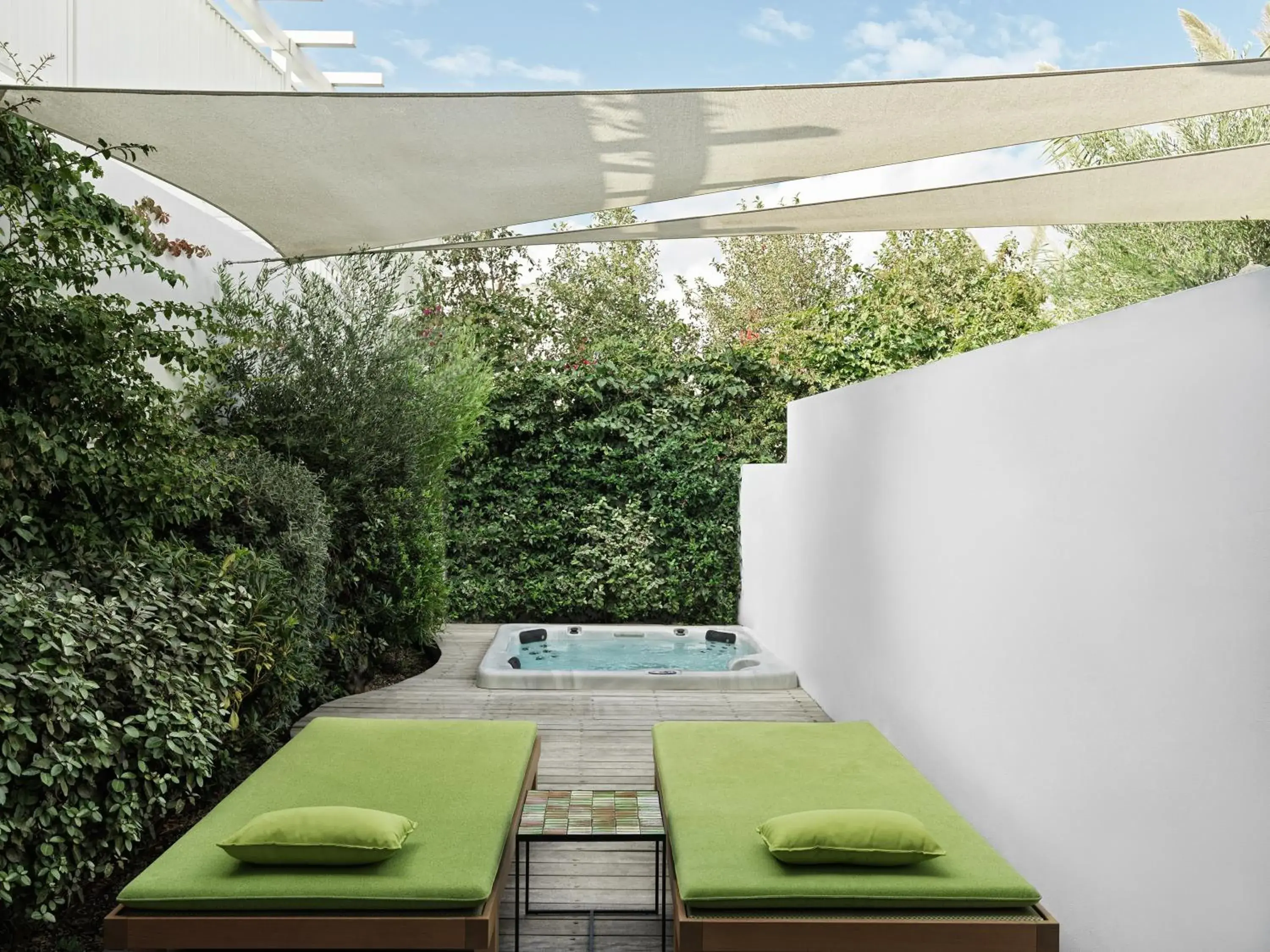 Thalassa Suite with Hot Tub & Garden View in Myconian Ambassador Relais & Chateaux Thalassa Suite with Hot Tub & Garden View in Myconian Ambassador Relais & Chateaux