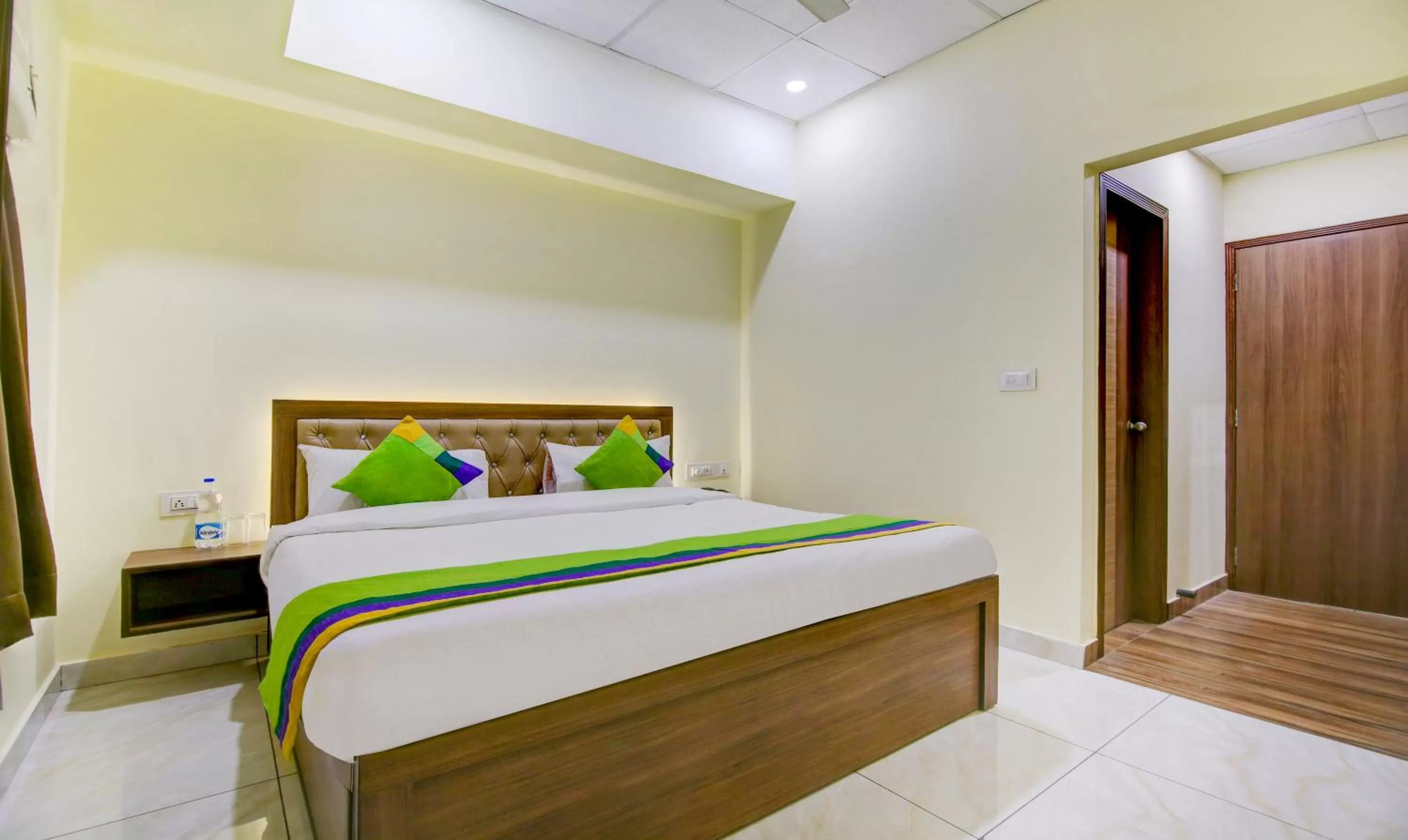 Bedroom, Bed in Itsy by Treebo - Oasis Inn