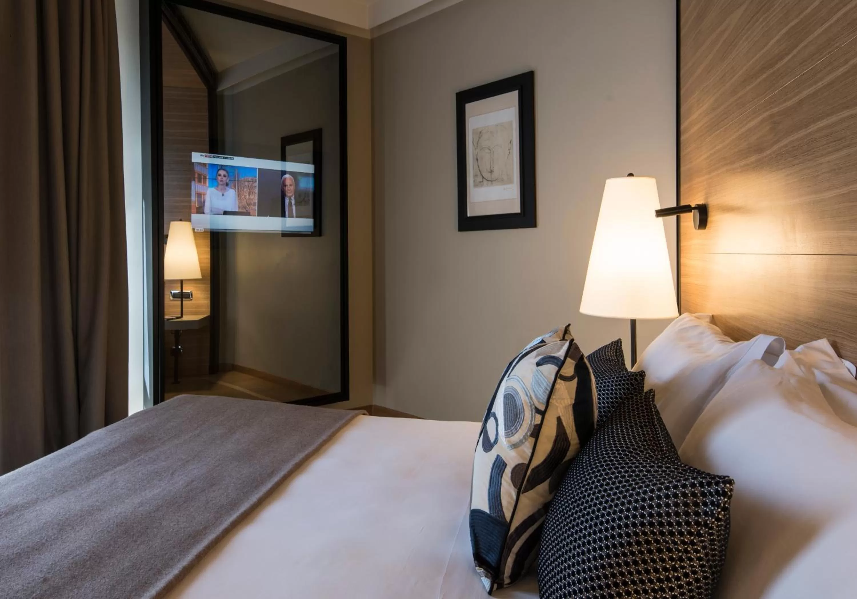 TV and multimedia, Bed in 47 Boutique Hotel