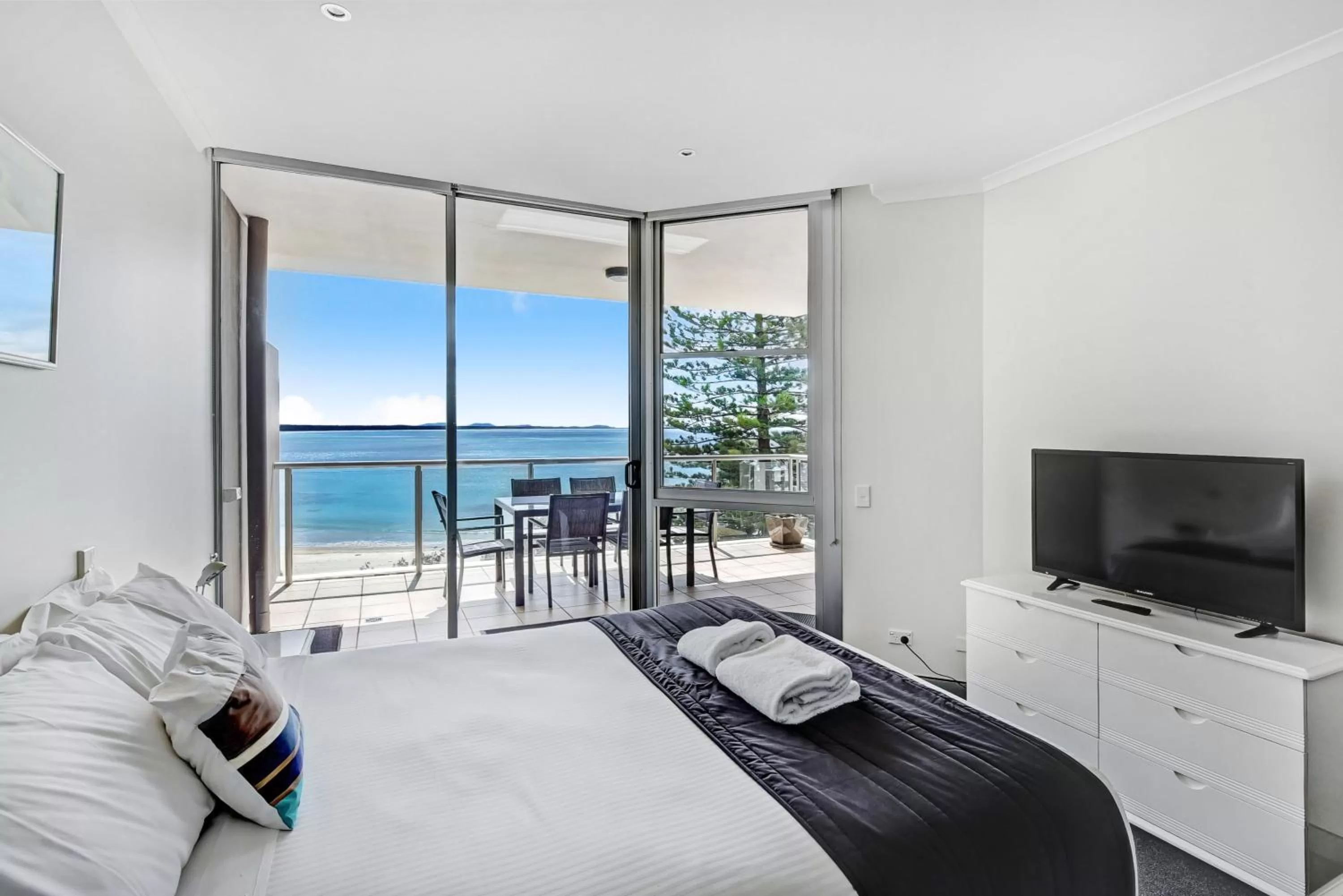 Bed in Sandcastle Apartments