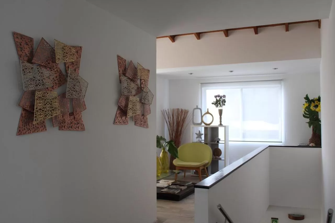 Communal lounge/ TV room, Kitchen/Kitchenette in Hotel Boutique Casa Mar