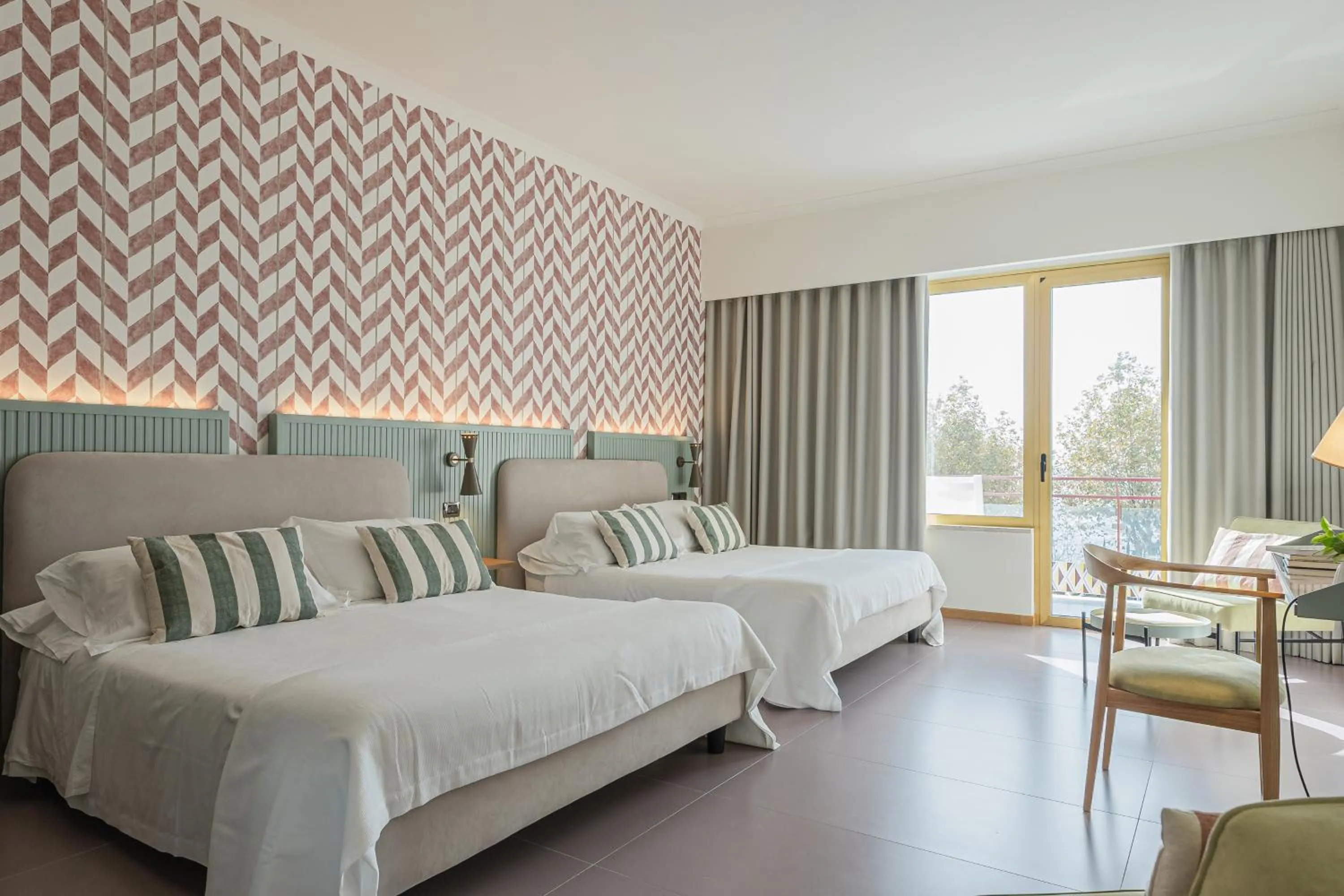 Bed in Reginna Palace Hotel