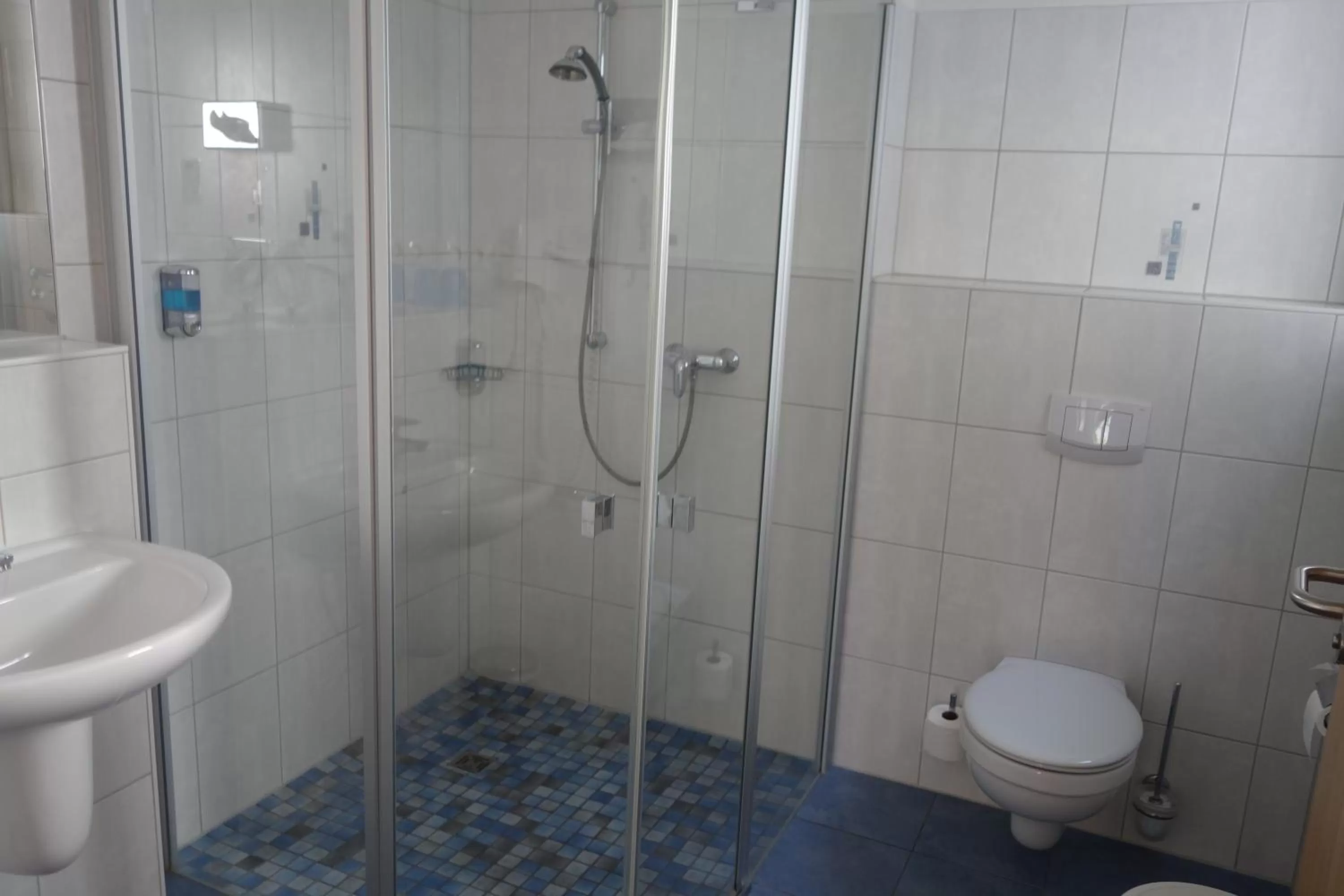 Bathroom in Hotel Gästehaus Linden