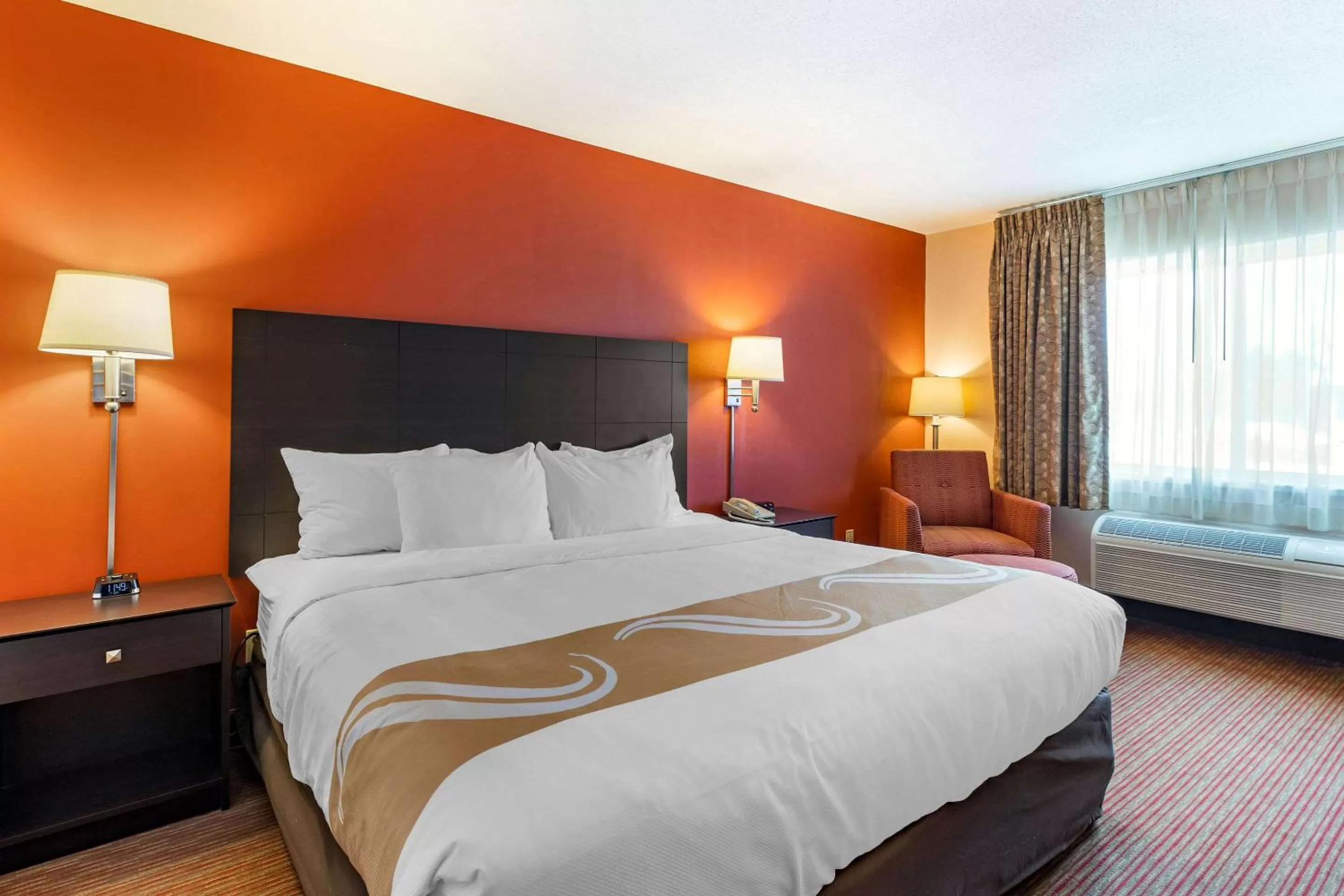 Photo of the whole room, Bed in Quality Inn & Suites Mason City