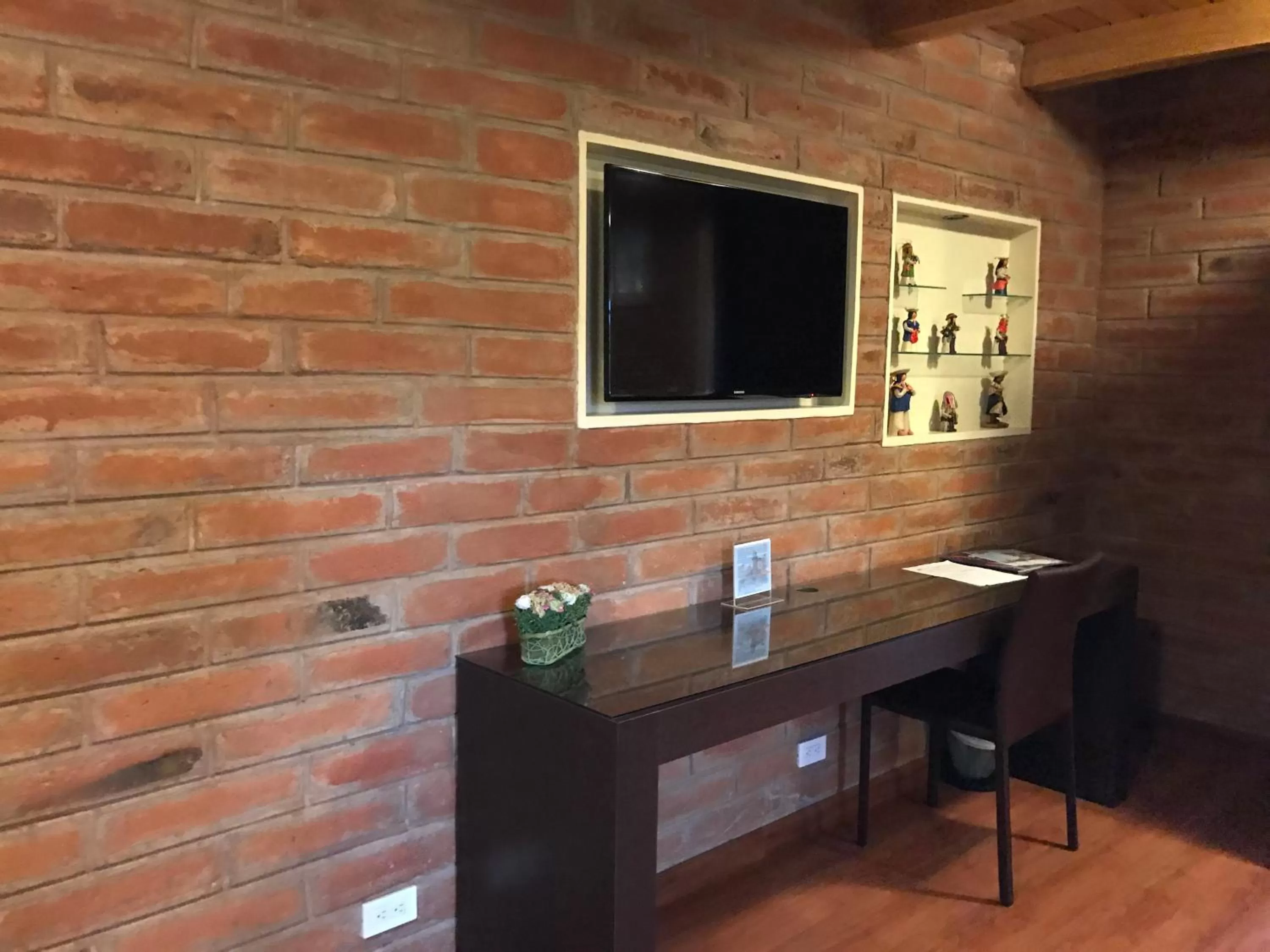 TV and multimedia, TV/Entertainment Center in Puertolago Country Inn & Resort