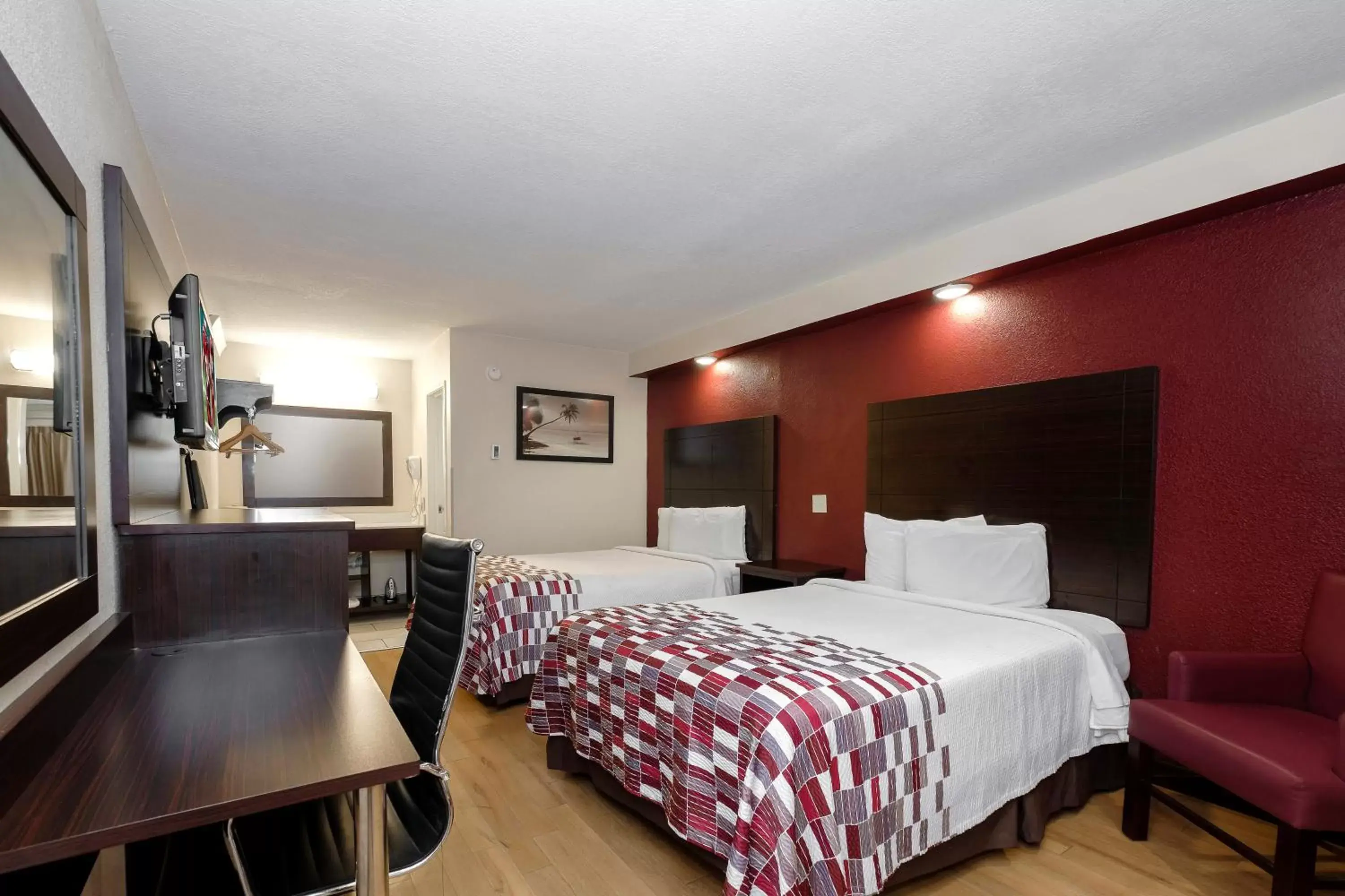 Standard Room with Two Double Beds Non- Smoking in Red Roof Inn Tallahassee - University Standard Room with Two Double Beds Non- Smoking in Red Roof Inn Tallahassee - University