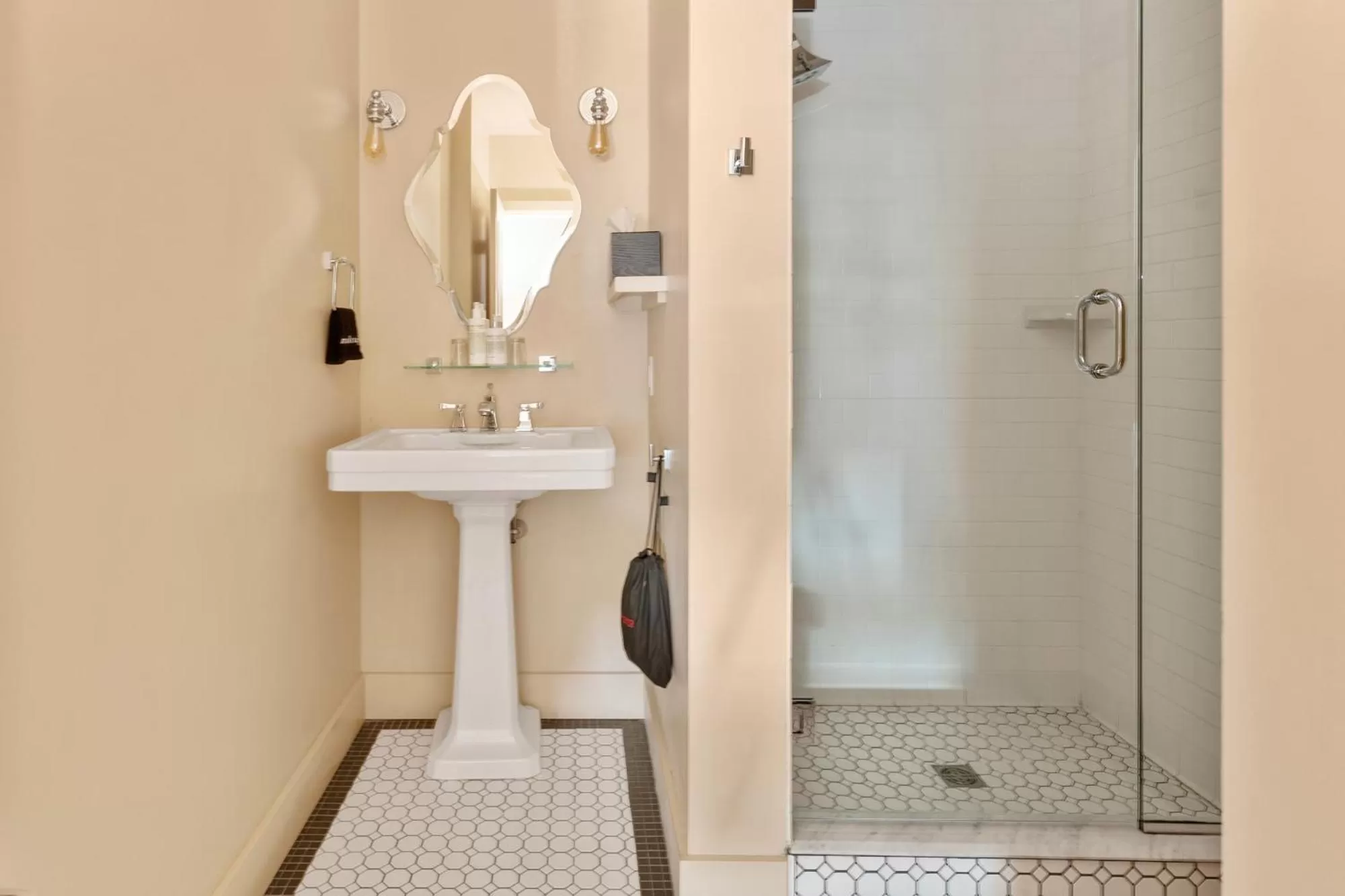 Shower in The Francis Hotel