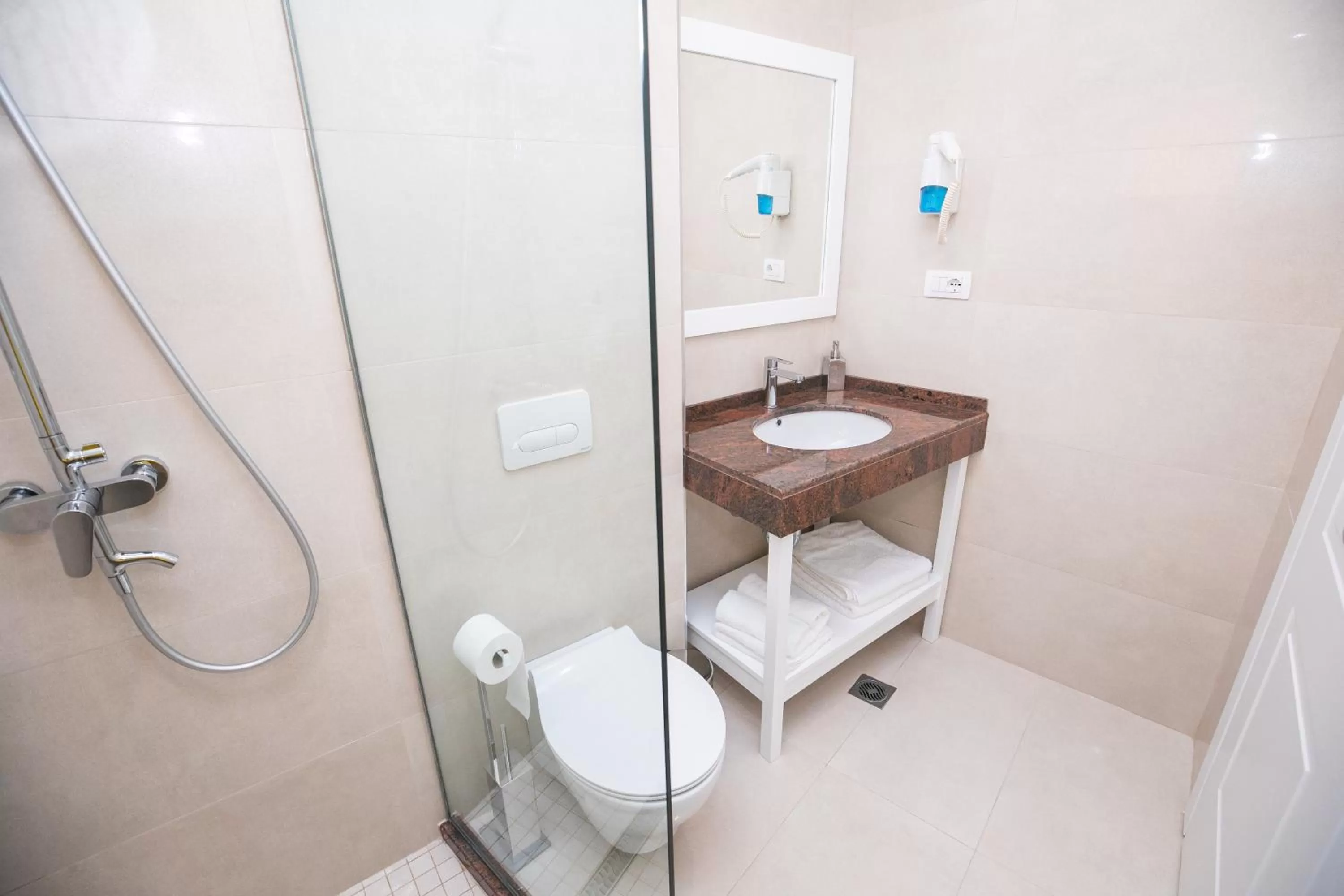 Bathroom in Hotel Elior