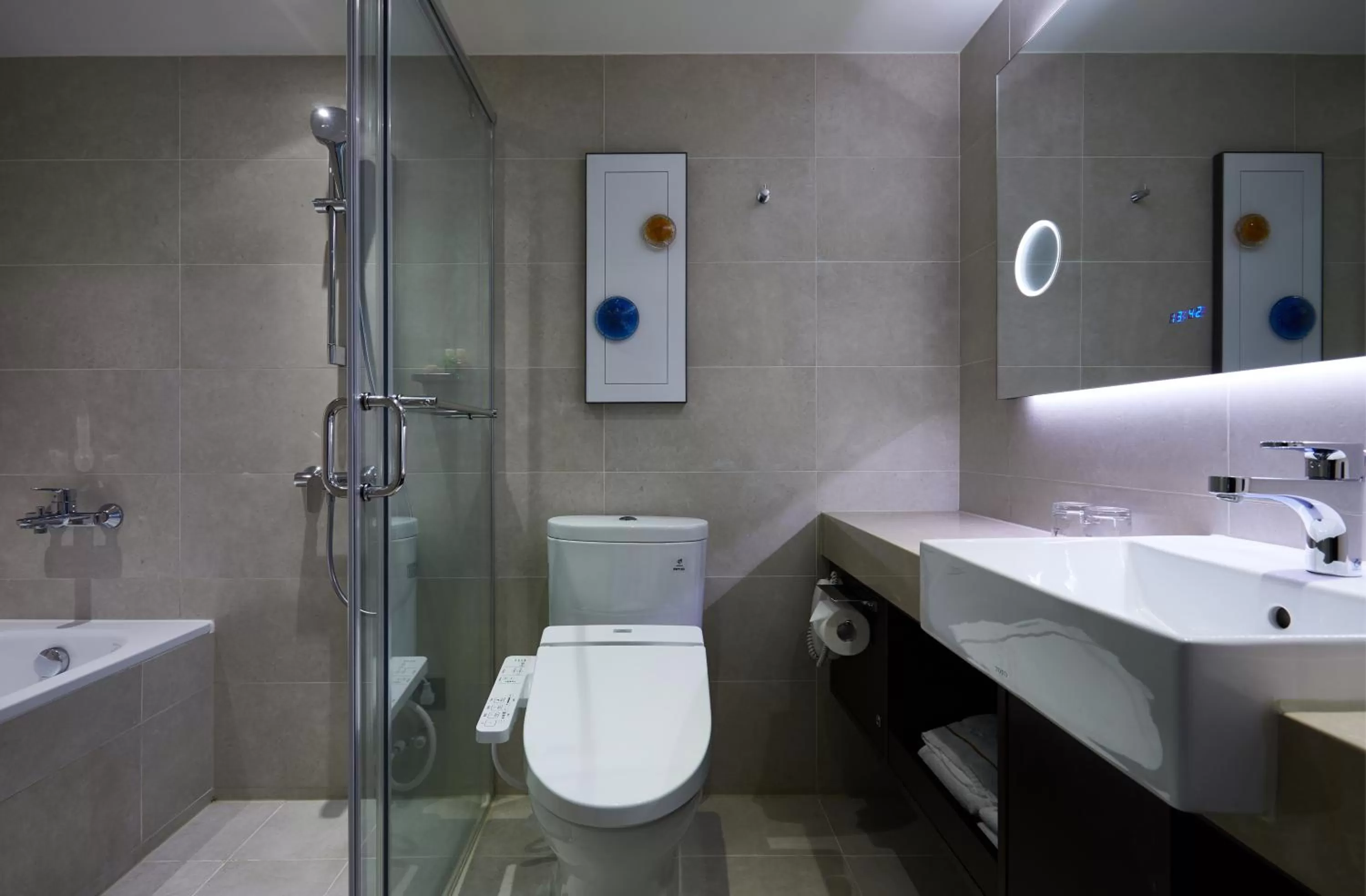 Shower in K Hotel Taipei Chang-An