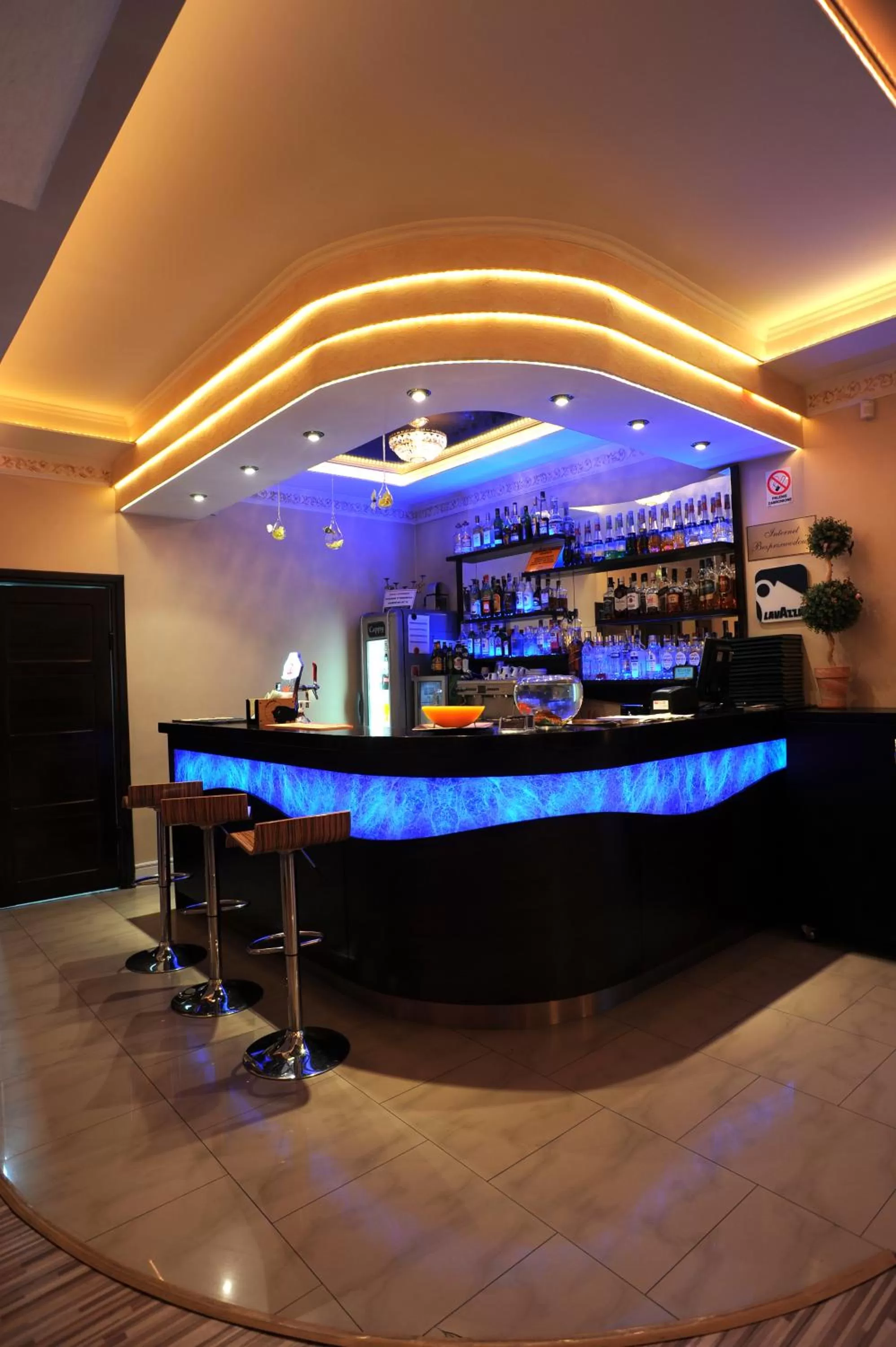 Restaurant/places to eat in Hotel Imperial