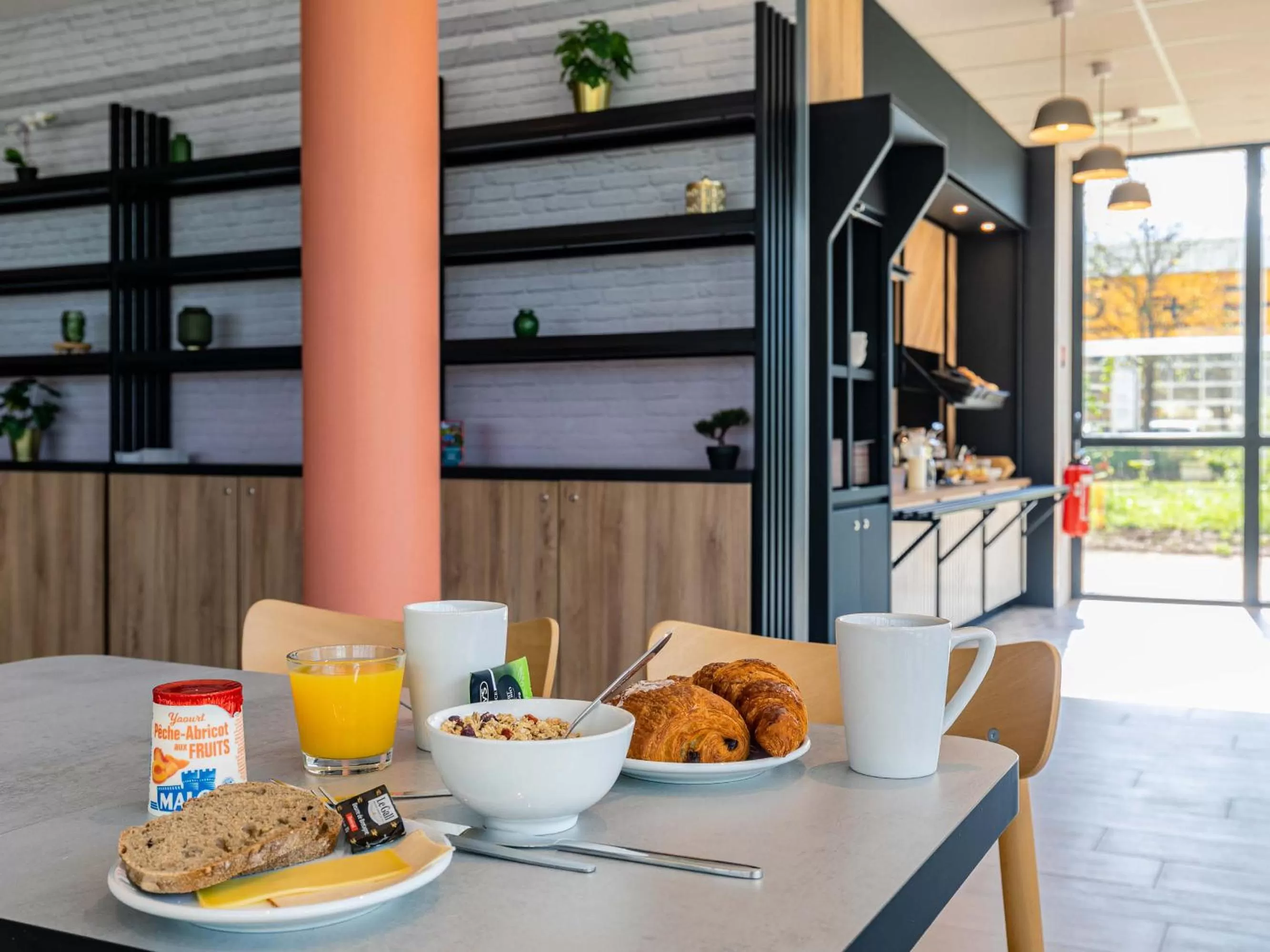 Breakfast in B&B HOTEL Sélestat Centre-Alsace