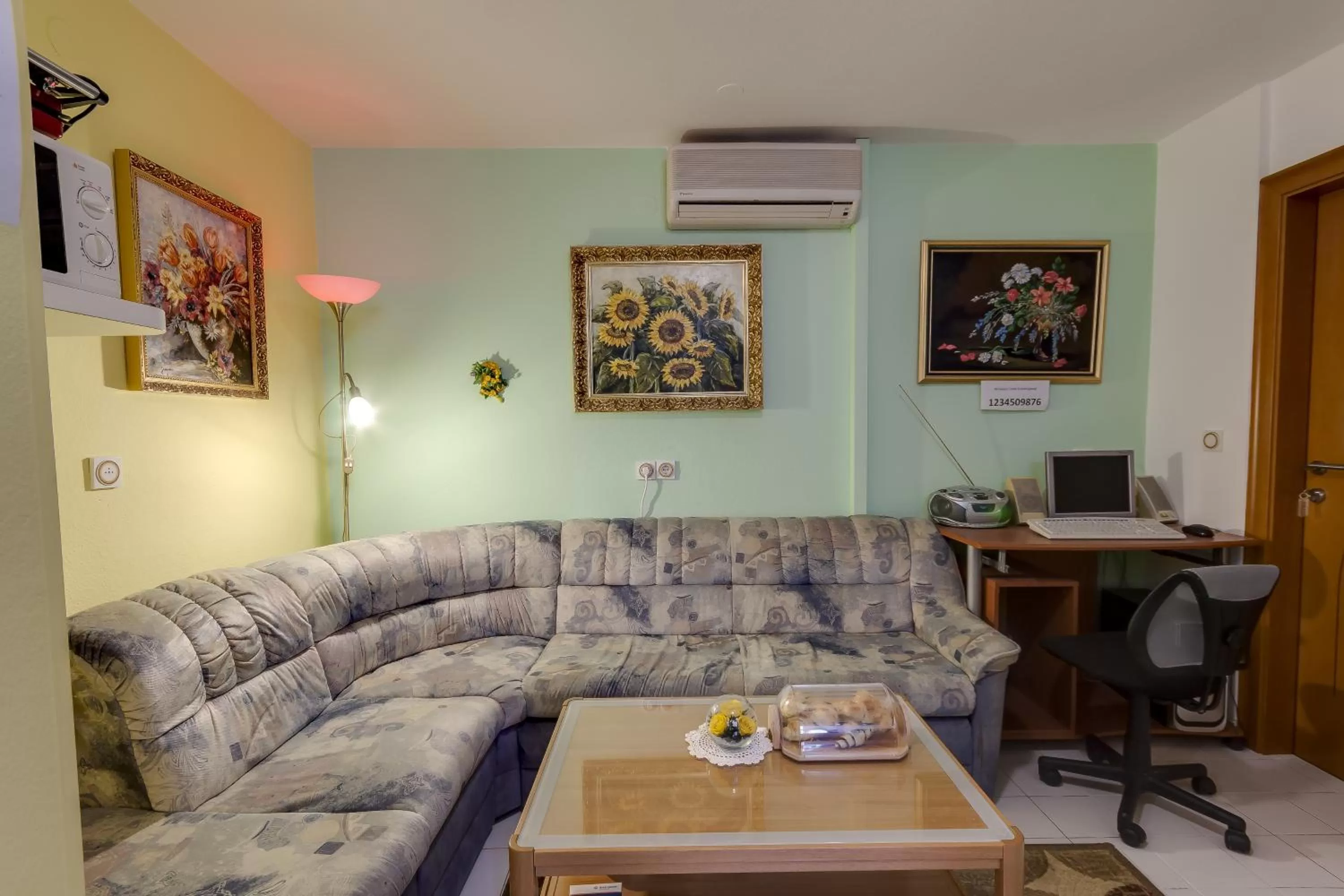 Seating area in Rooms & Apartments Jana