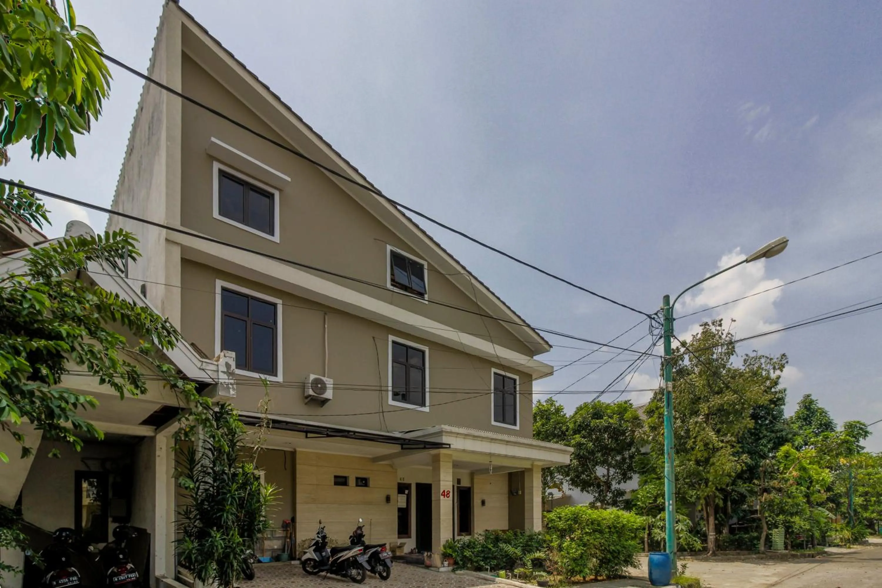 Property building in RedDoorz Plus near Lippo Cikarang Mall