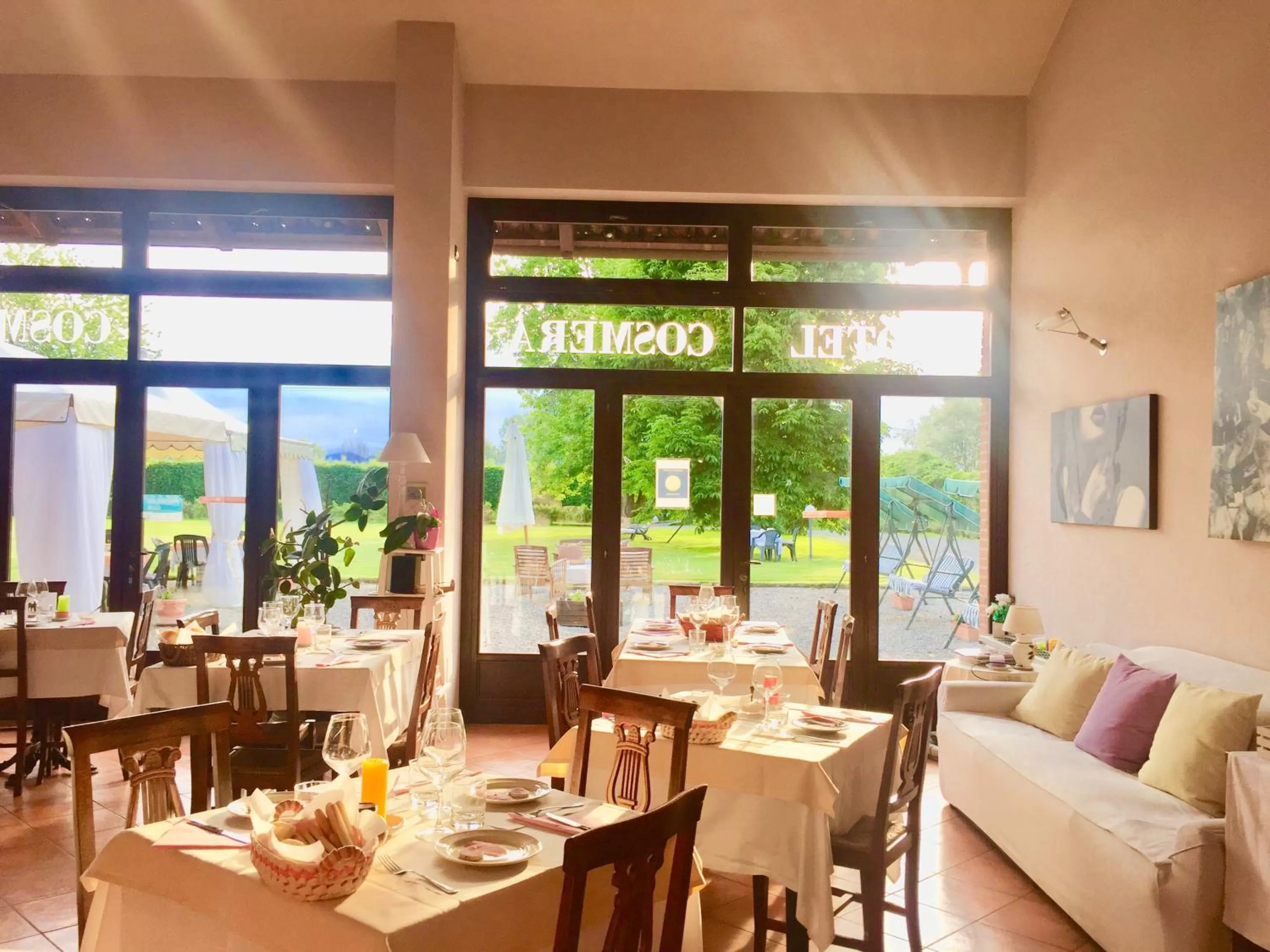 Restaurant/places to eat in Albergo Cosmera