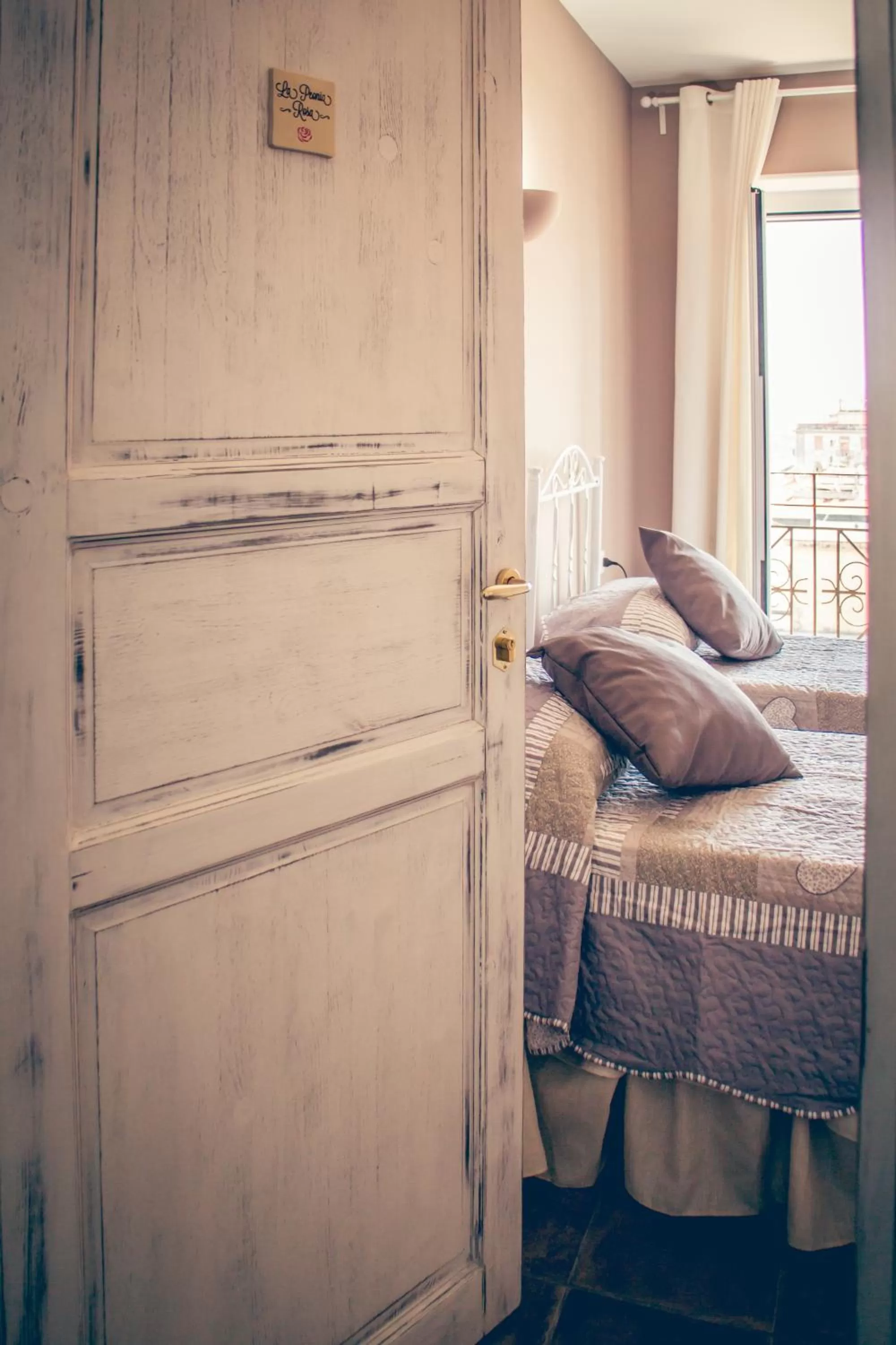 Bedroom, Bed in La Peonia