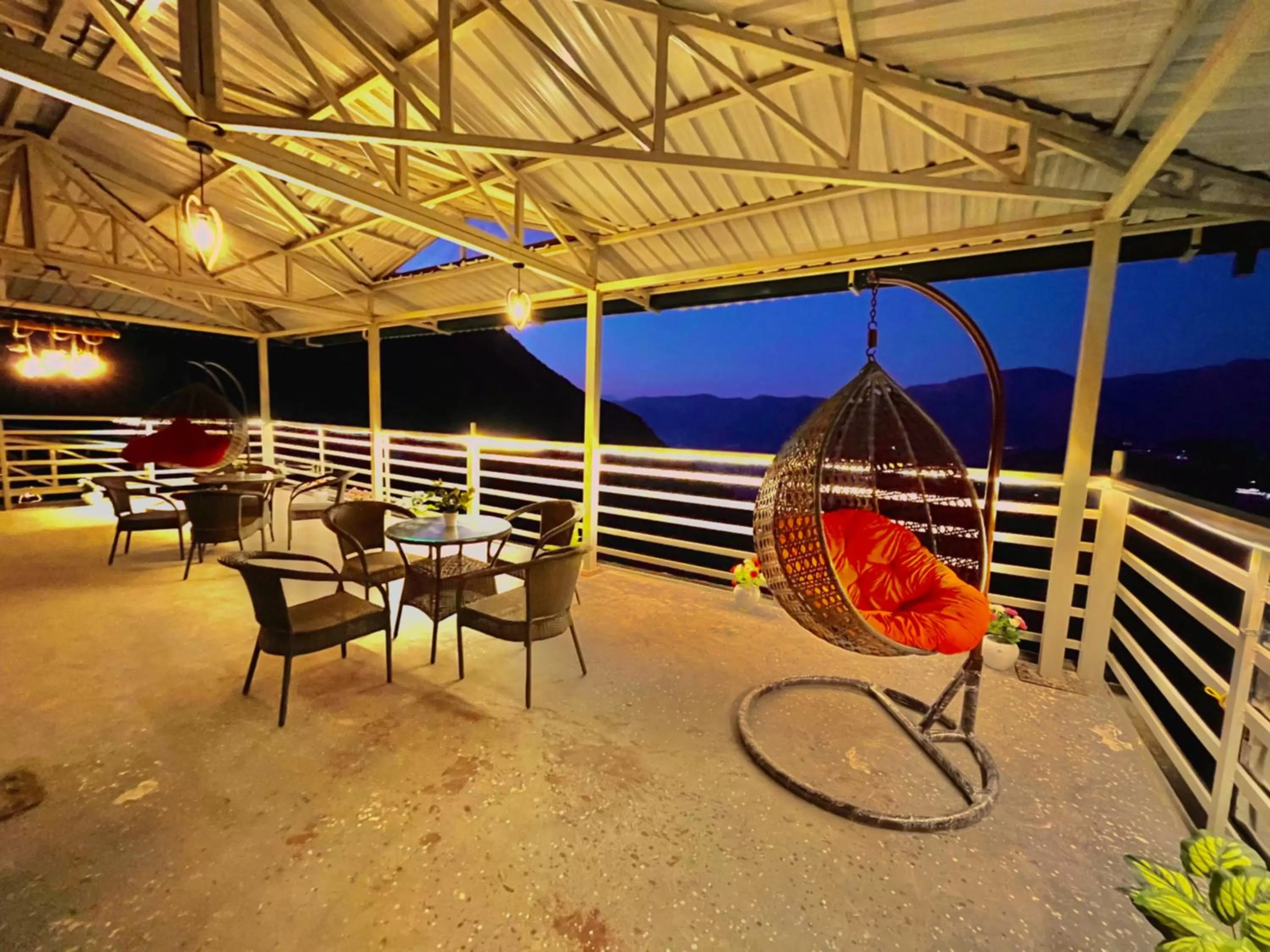 The Kempty Fall Resort, Mussoorie