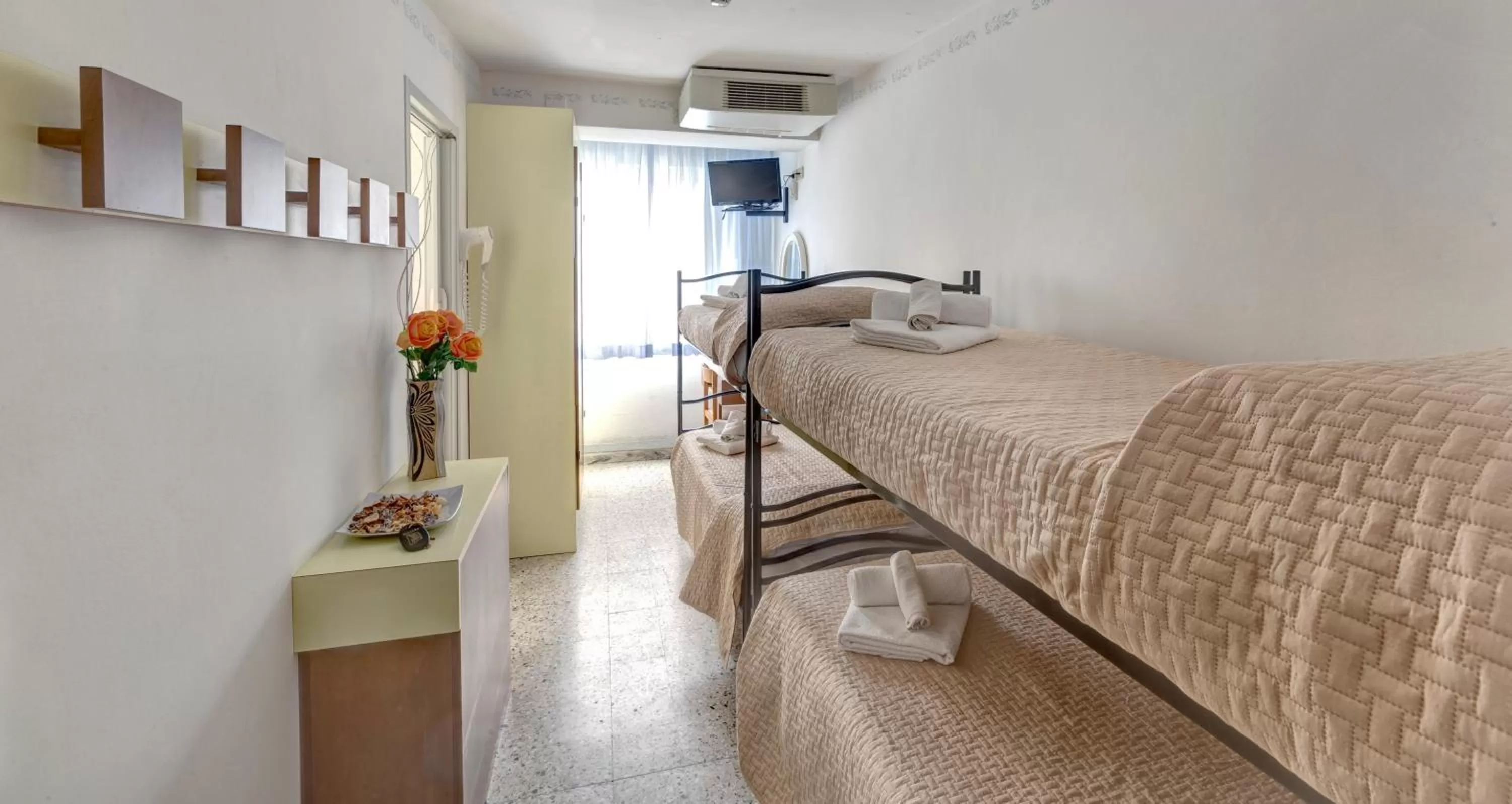 Bed in Hotel Niagara Riccione