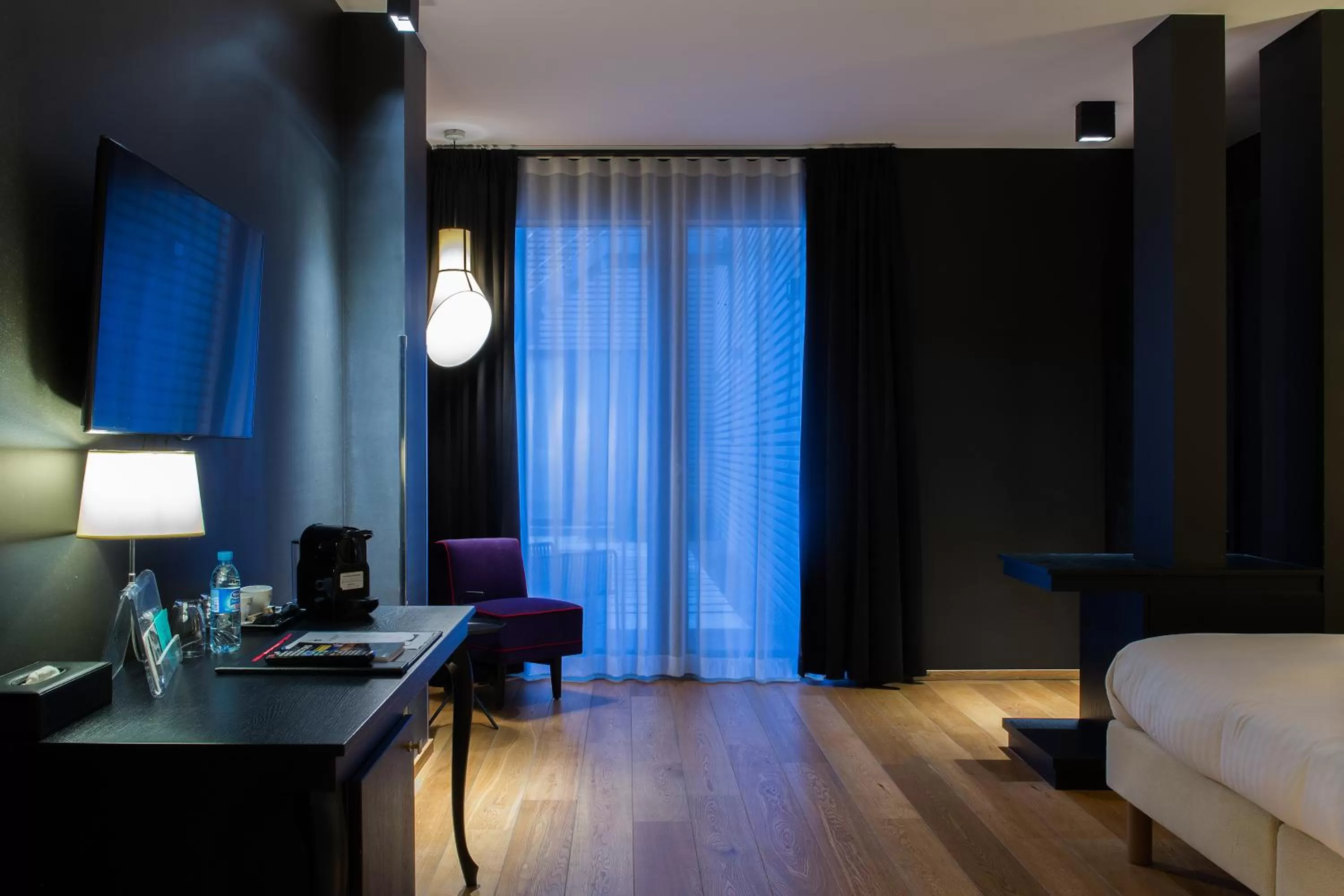 Decorative detail, Bed in Hotel The Royal Snail