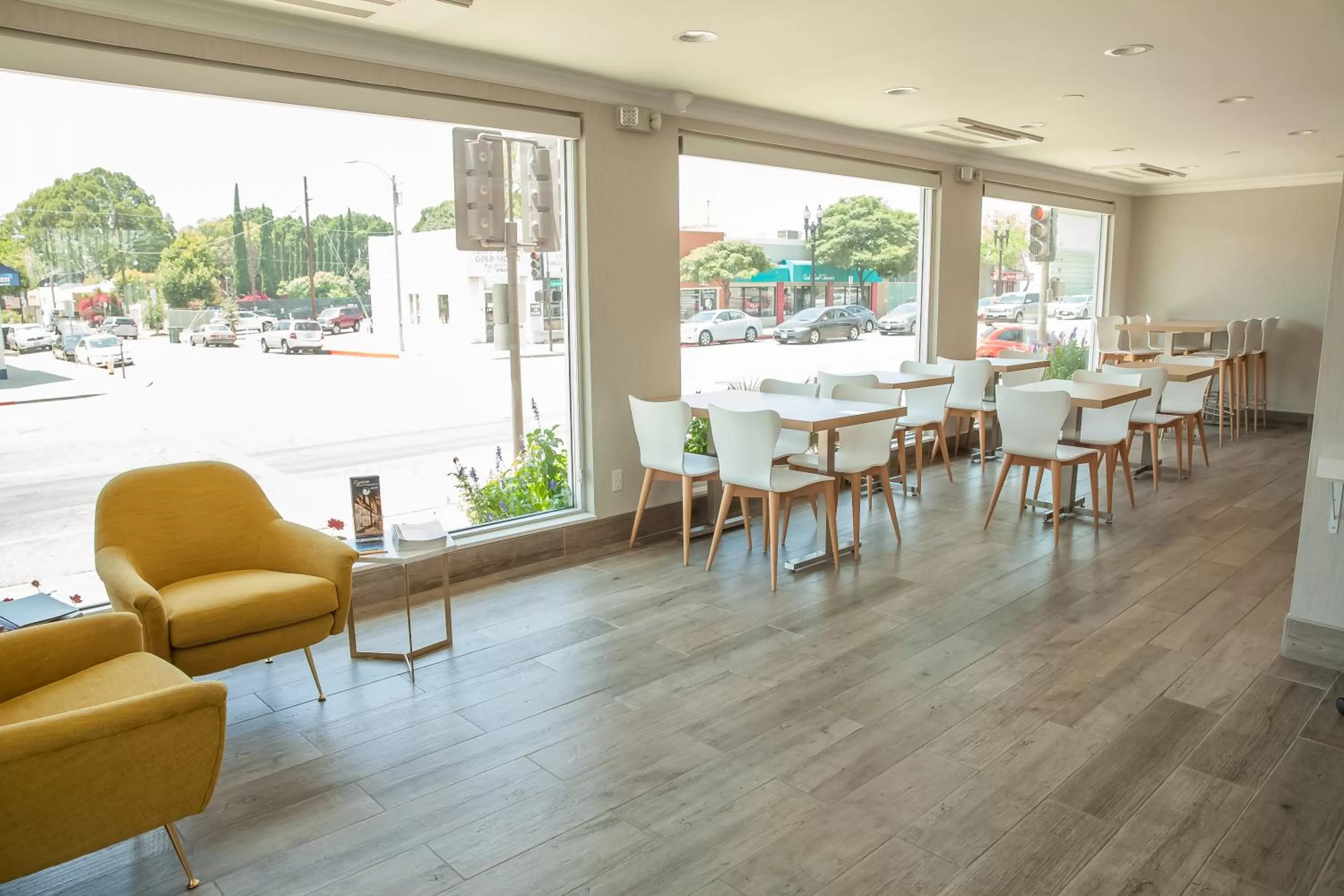 Restaurant/places to eat in Pasadena Rose & Crown Hotel