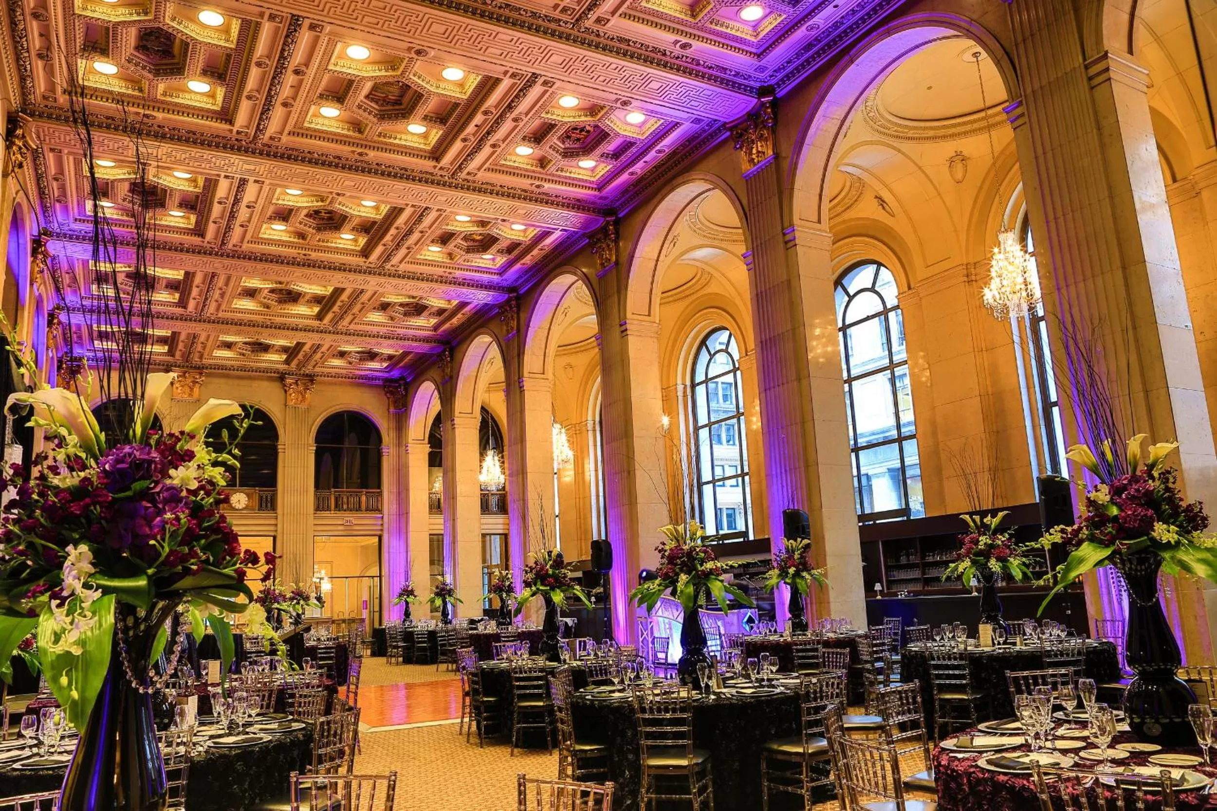 Restaurant/places to eat in One King West Hotel and Residence