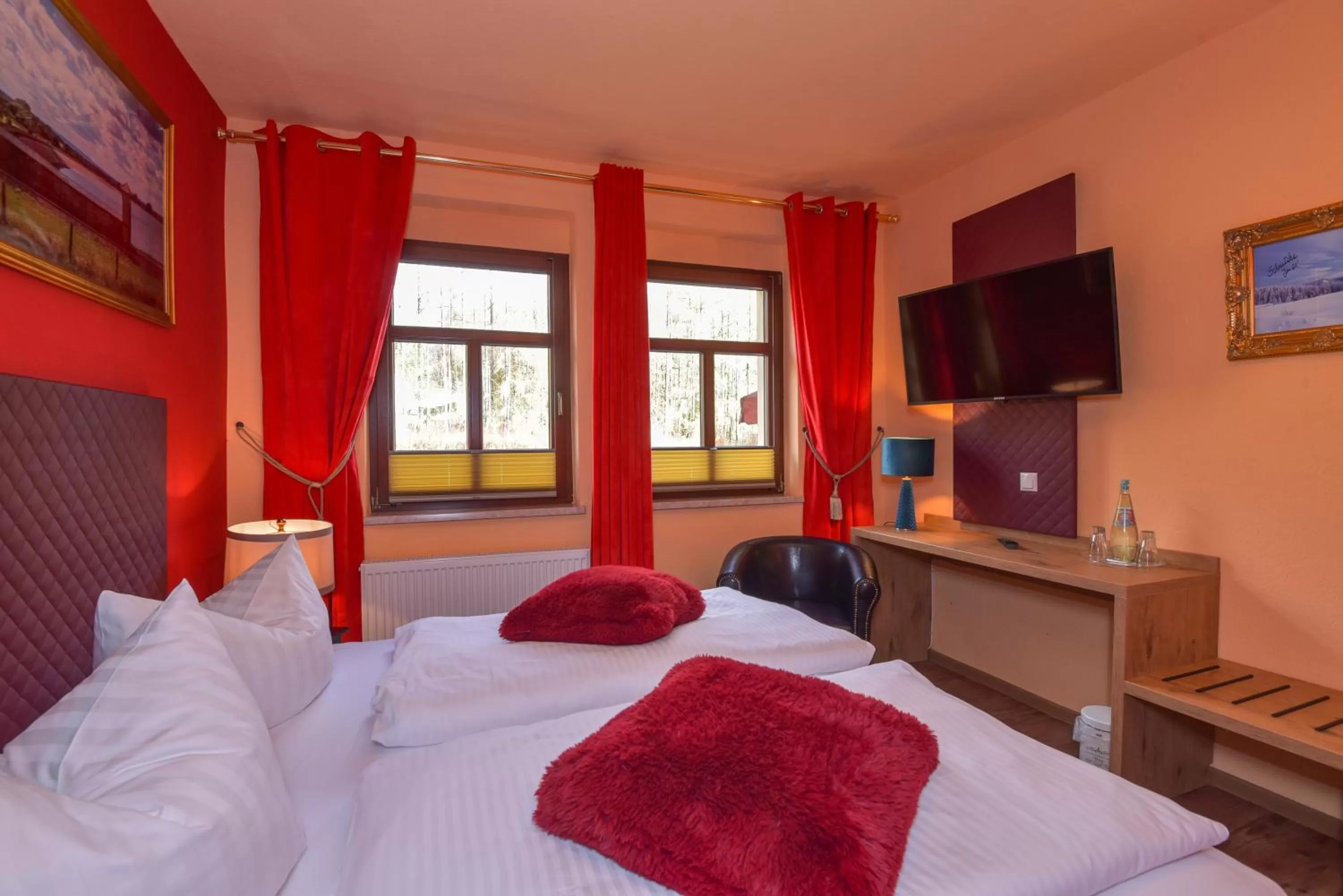 Photo of the whole room, Bed in Riverdam