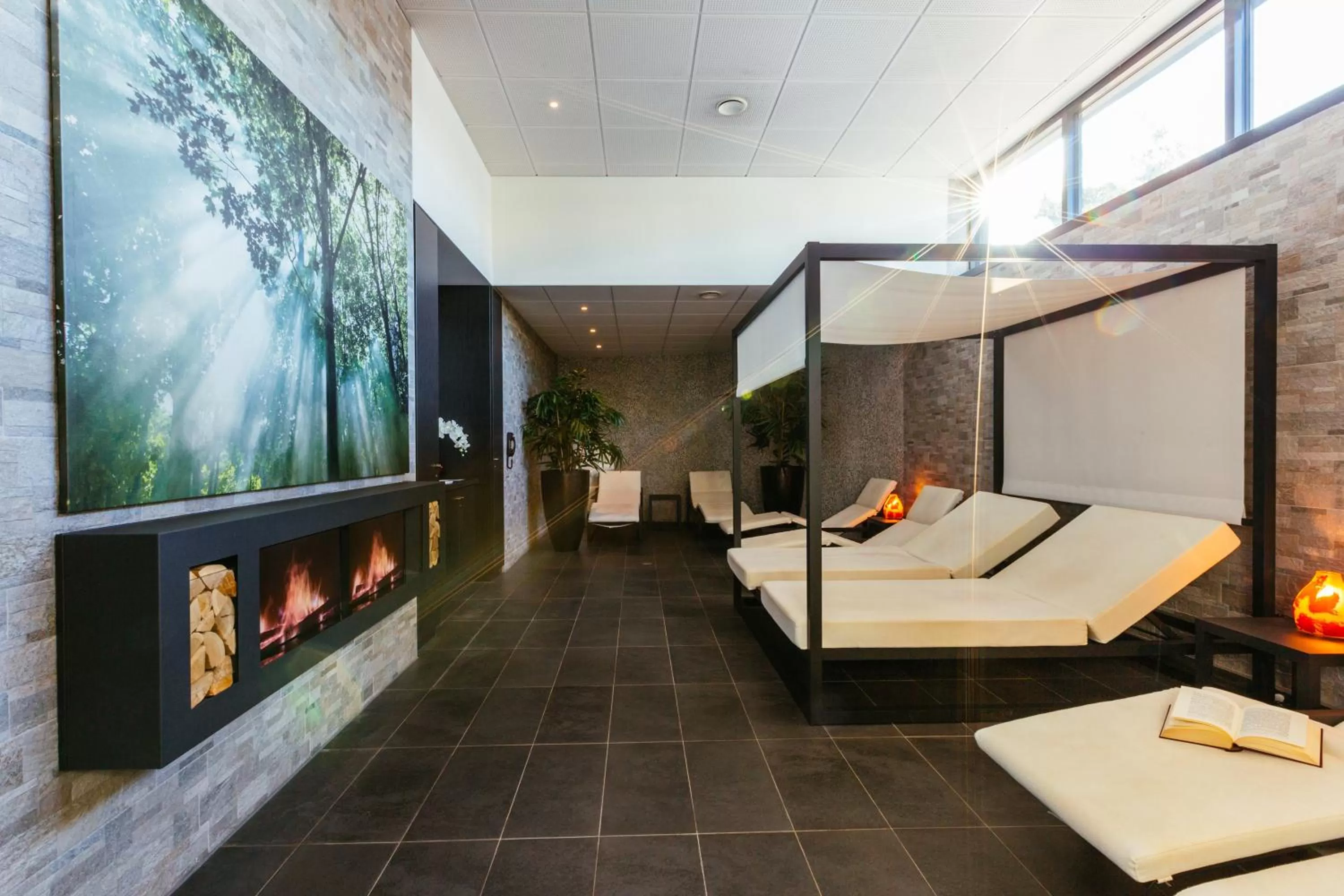 Bed in Hôtel Restaurant Athena Spa