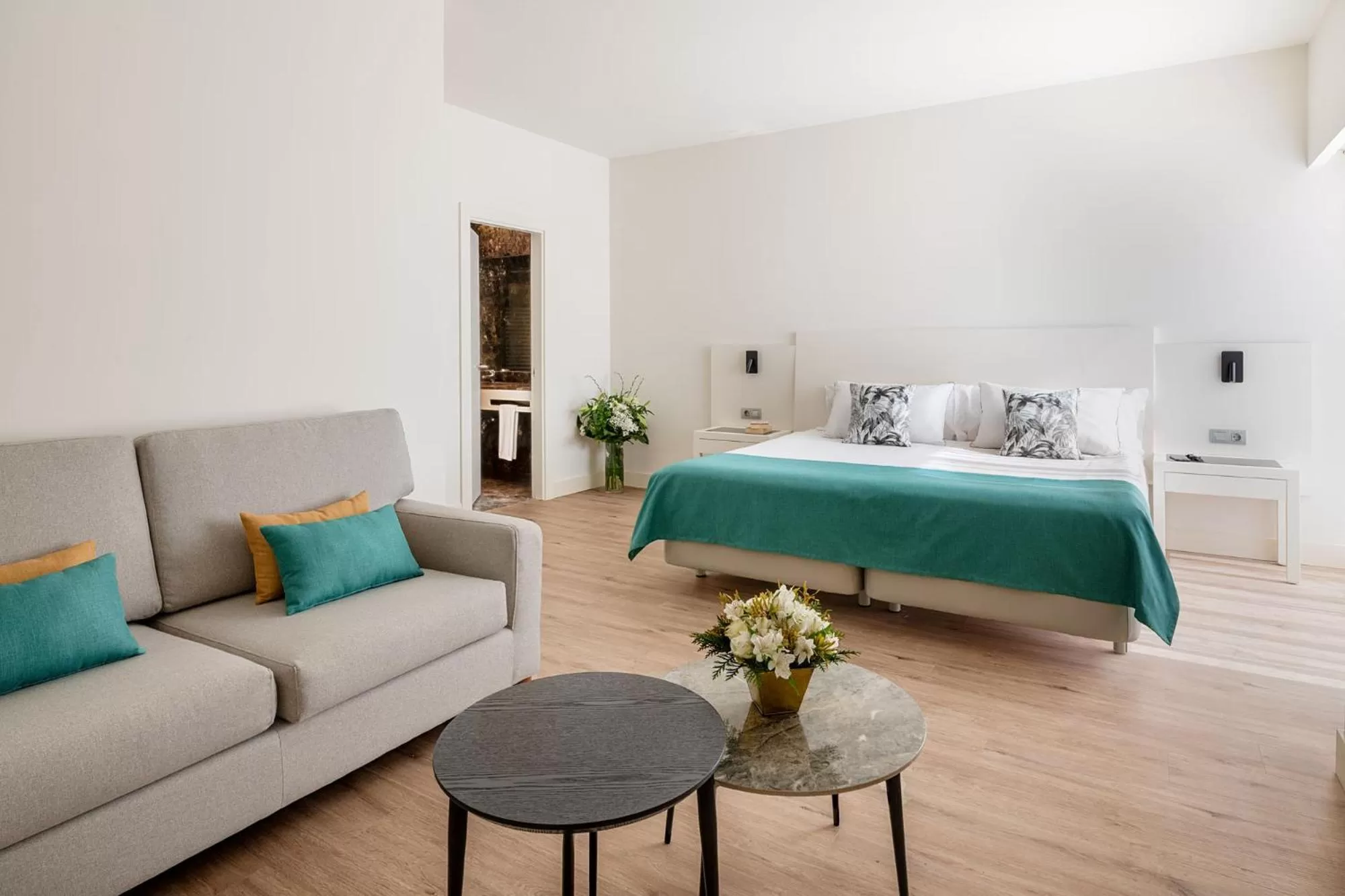 Photo of the whole room, Bed in Arrecife Gran Hotel & Spa