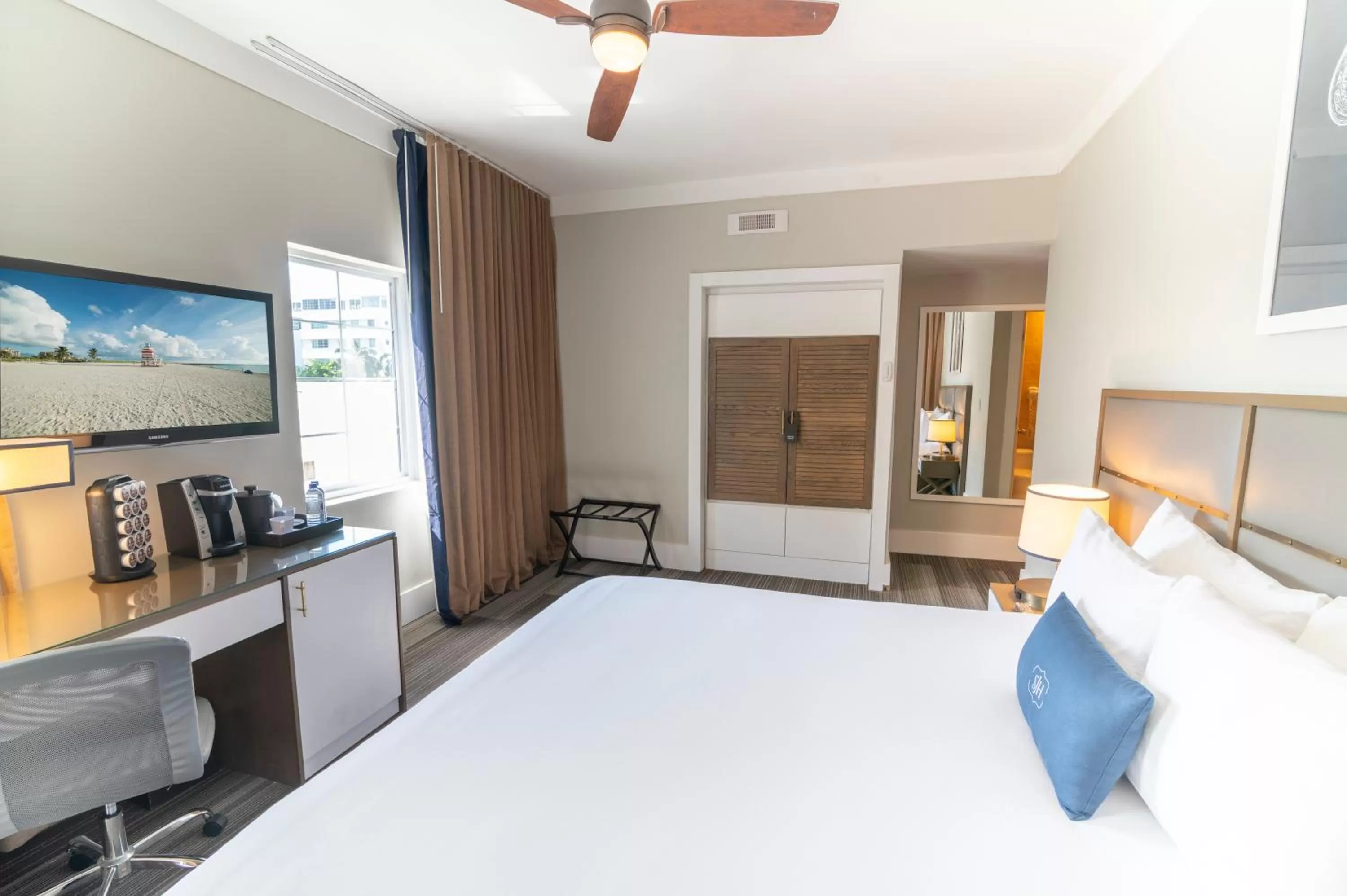 Bedroom, Bed in San Juan Hotel Miami Beach