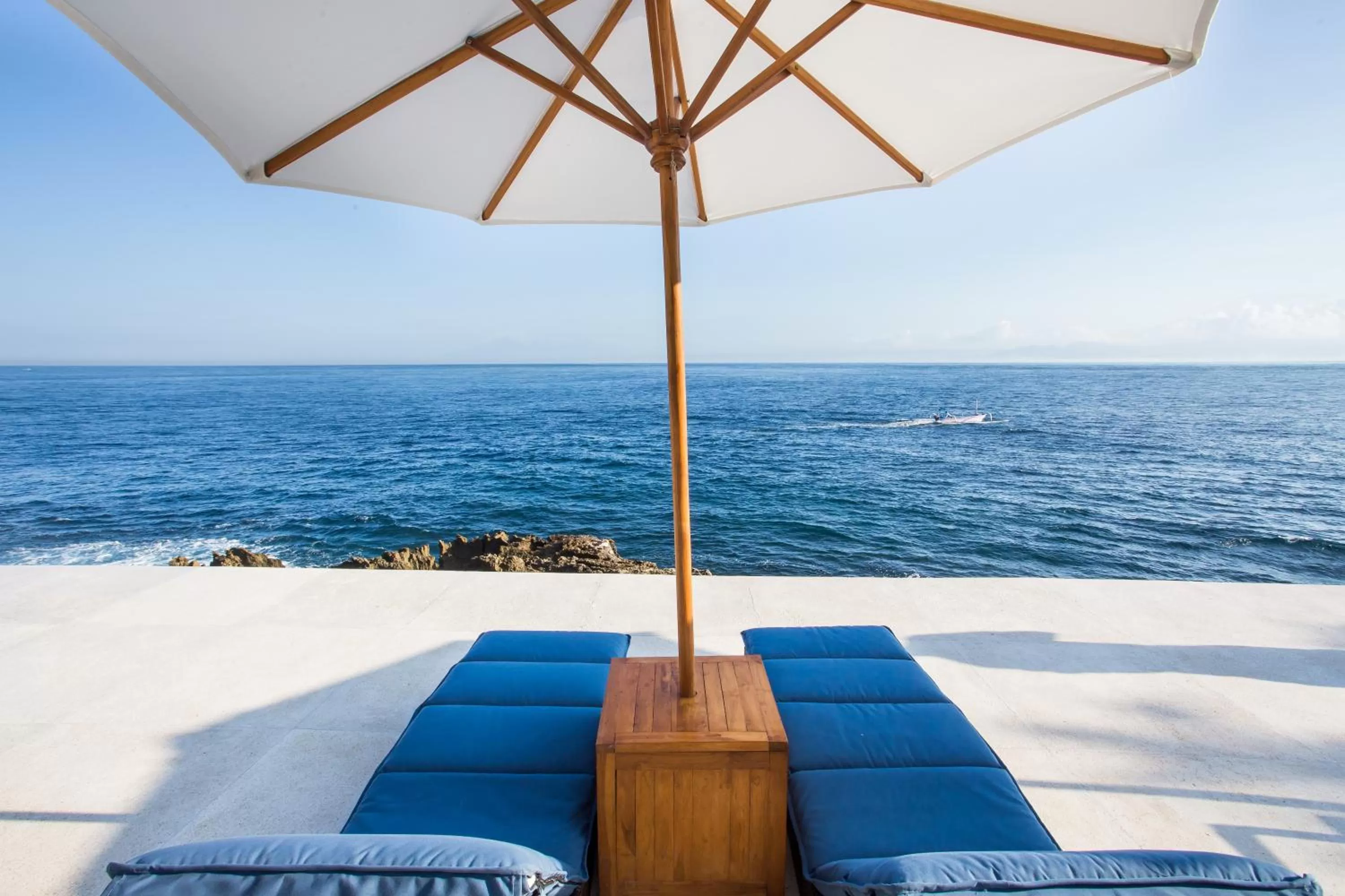 Mountain view, Beach in The Point Resort Lembongan