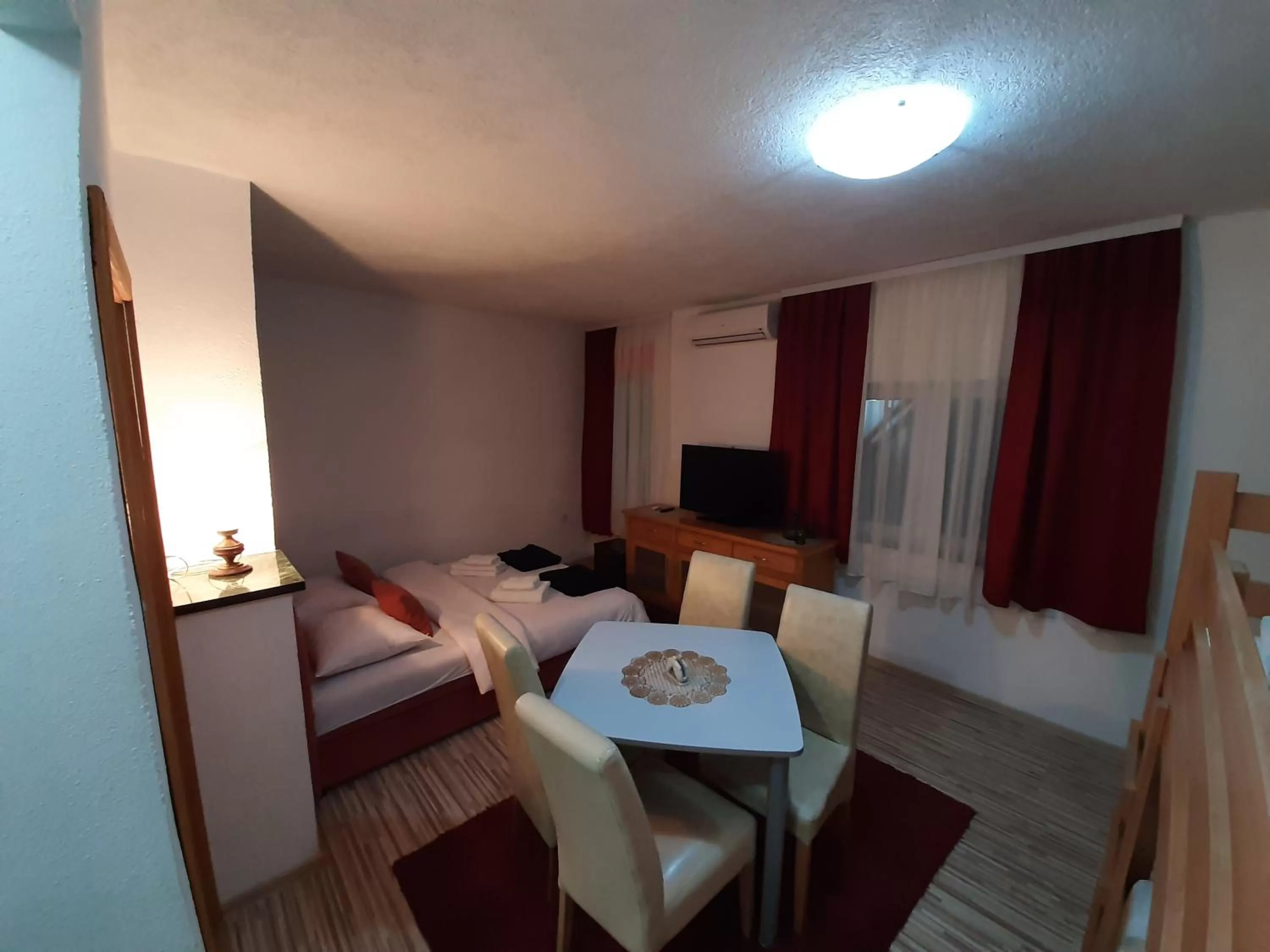 Seating area, Dining Area in Guest House Nana