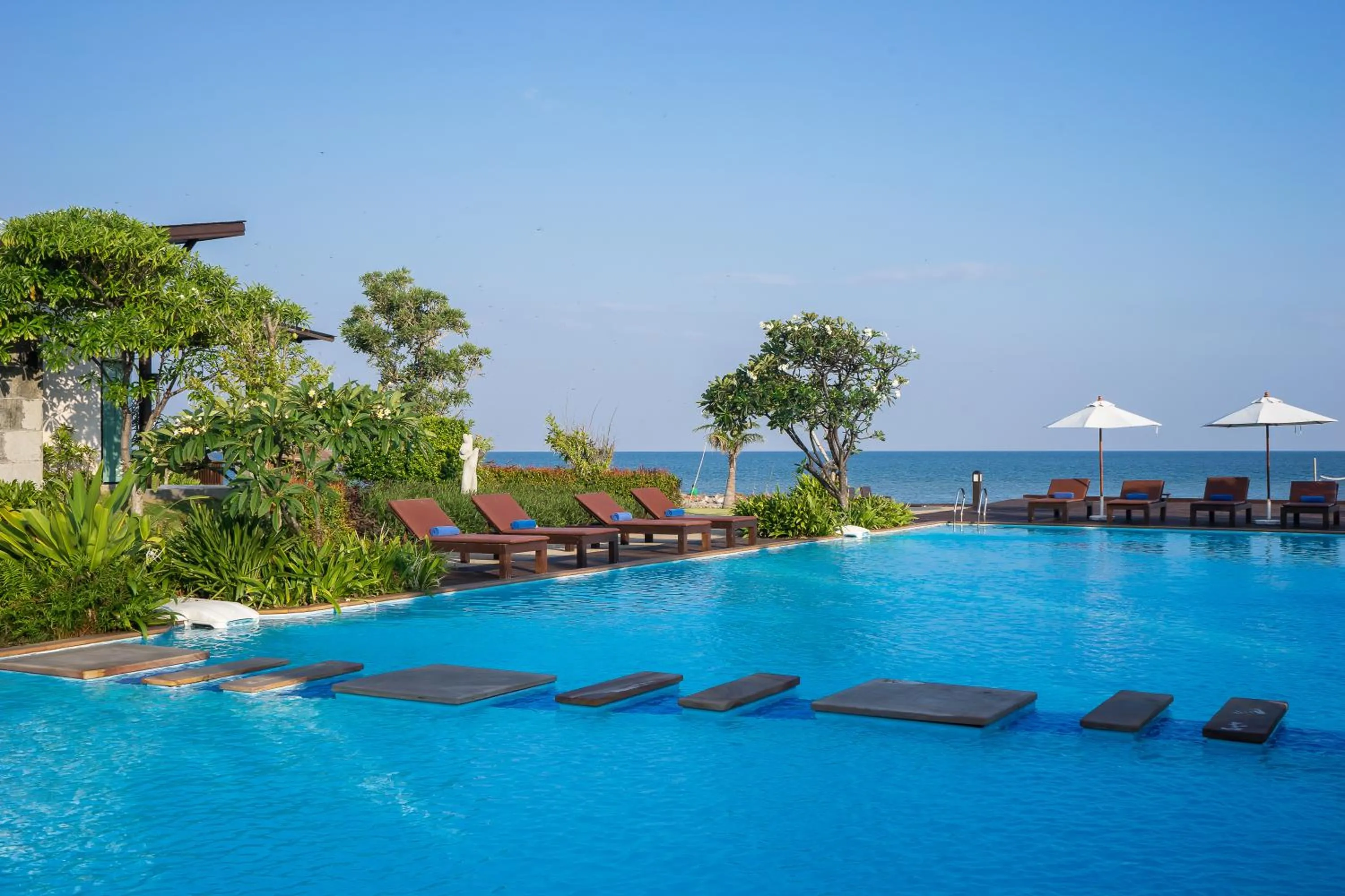 Swimming pool in i Tara Resort & Spa