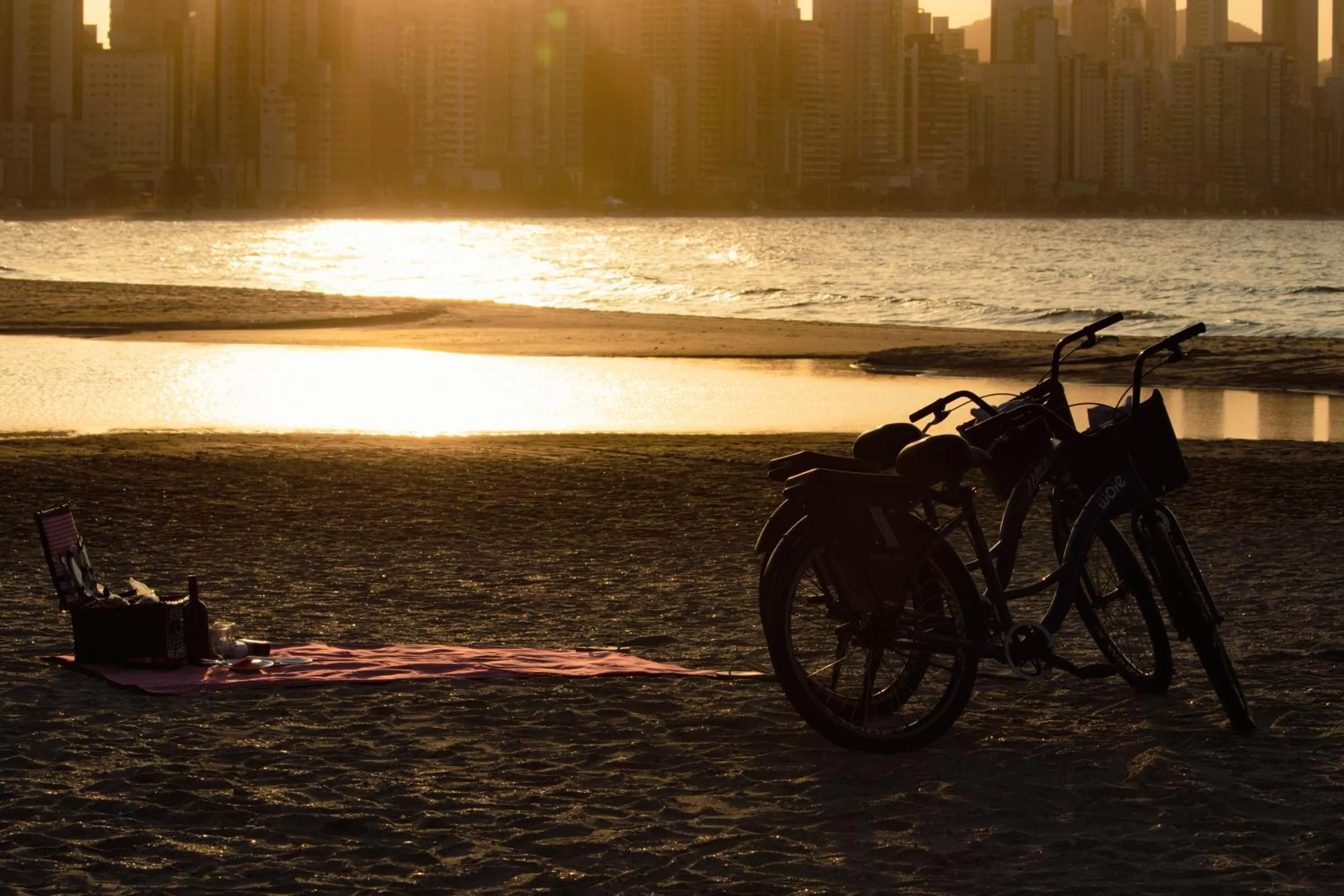 Beach in Santa Inn Hotel