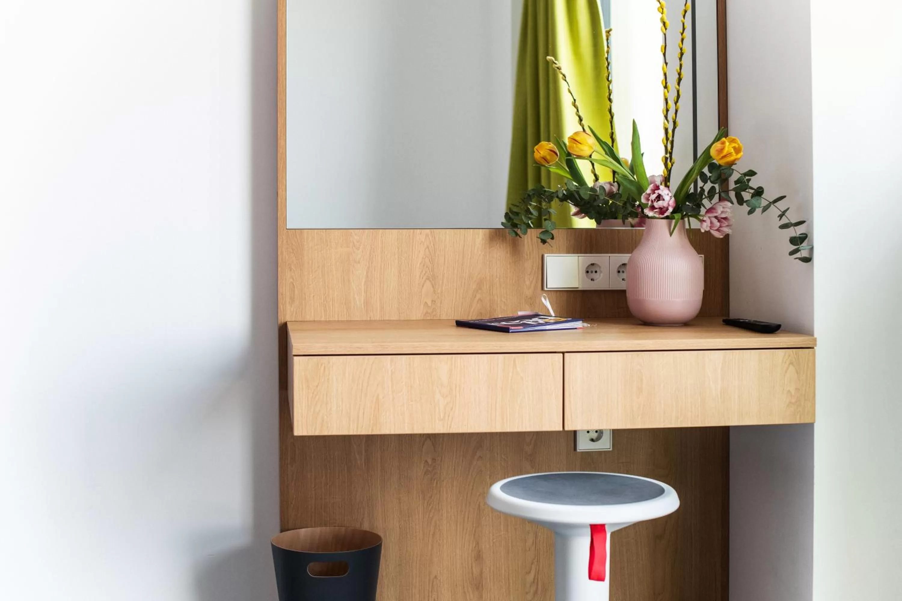 hair dresser in Hotel Kitchen59