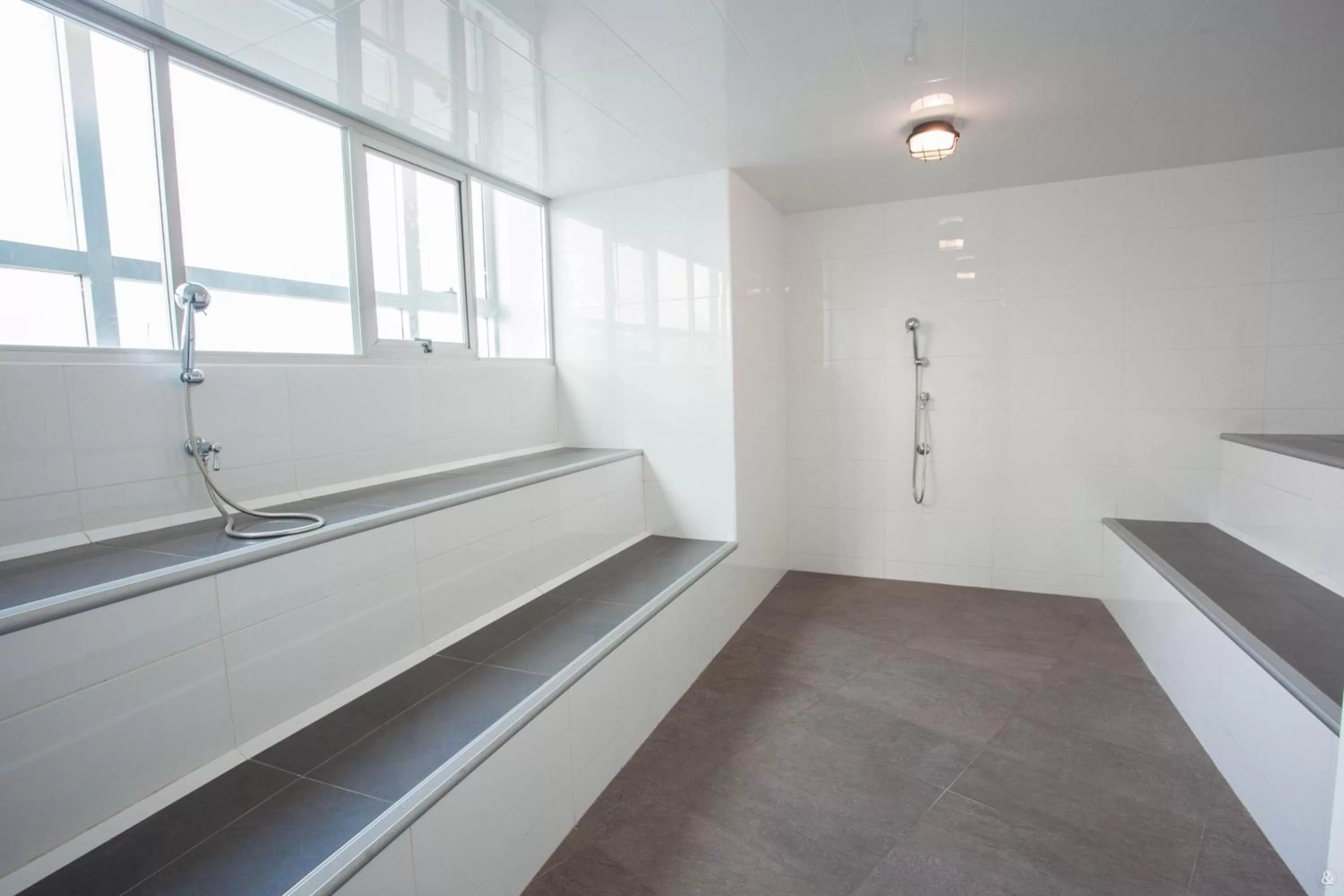 Steam room in Wyndham Guayaquil, Puerto Santa Ana