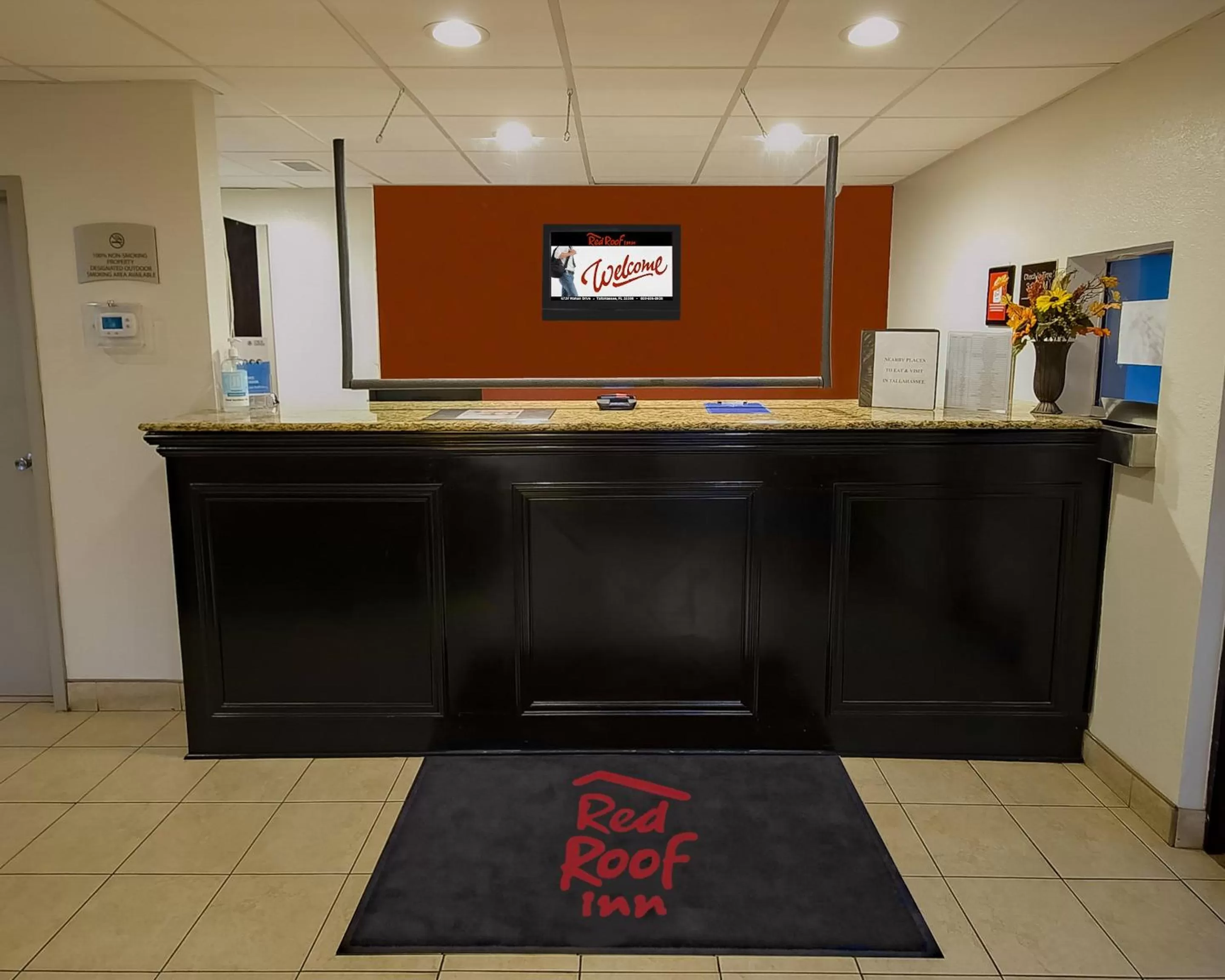 Lobby or reception in Red Roof Inn Tallahassee East