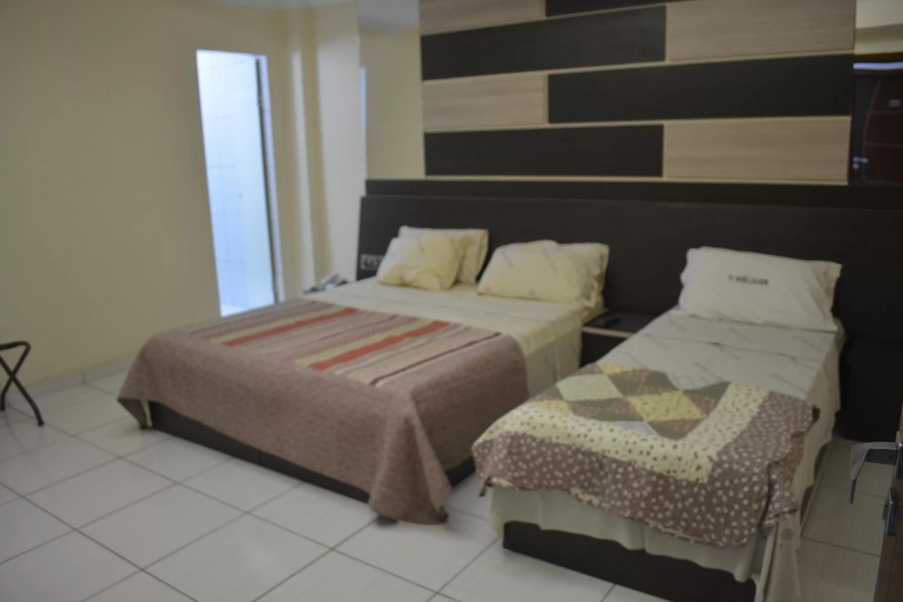 Bed in Hotel Calstar