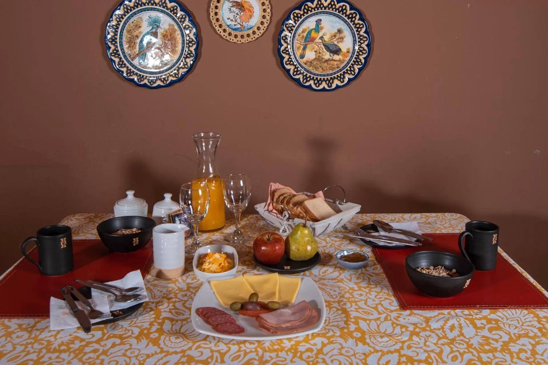 Food and drinks in Hotel Pat'ta Hoiri