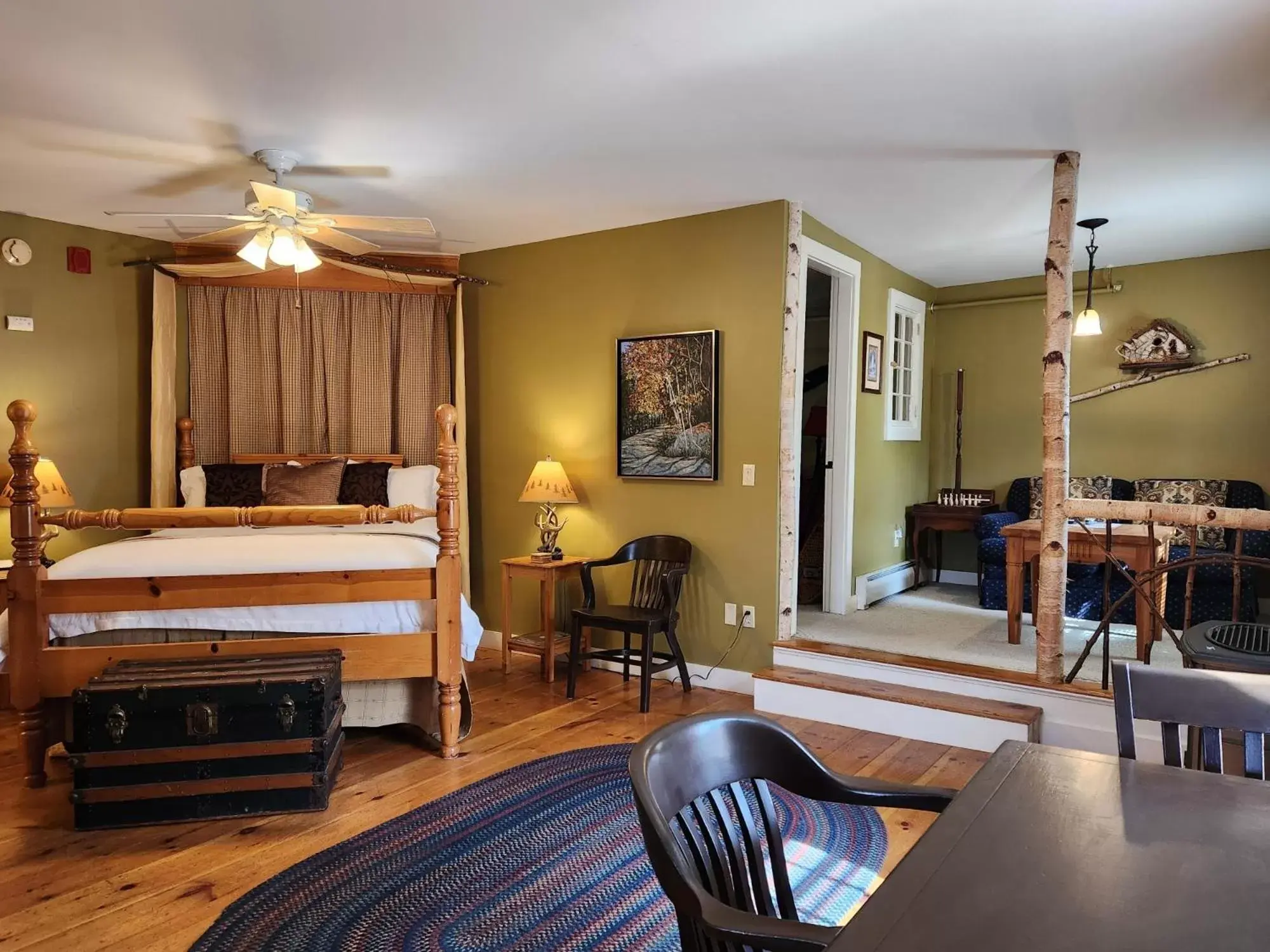 Queen Room - Birch Retreat in Blackberry Inn Queen Room - Birch Retreat in Blackberry Inn