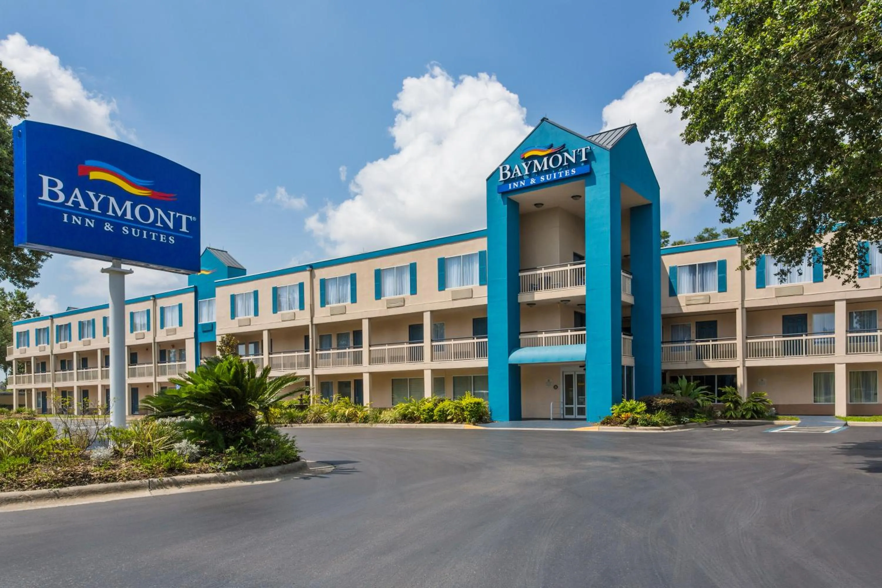 Facade/entrance in Baymont By Wyndham Gainesville I-75