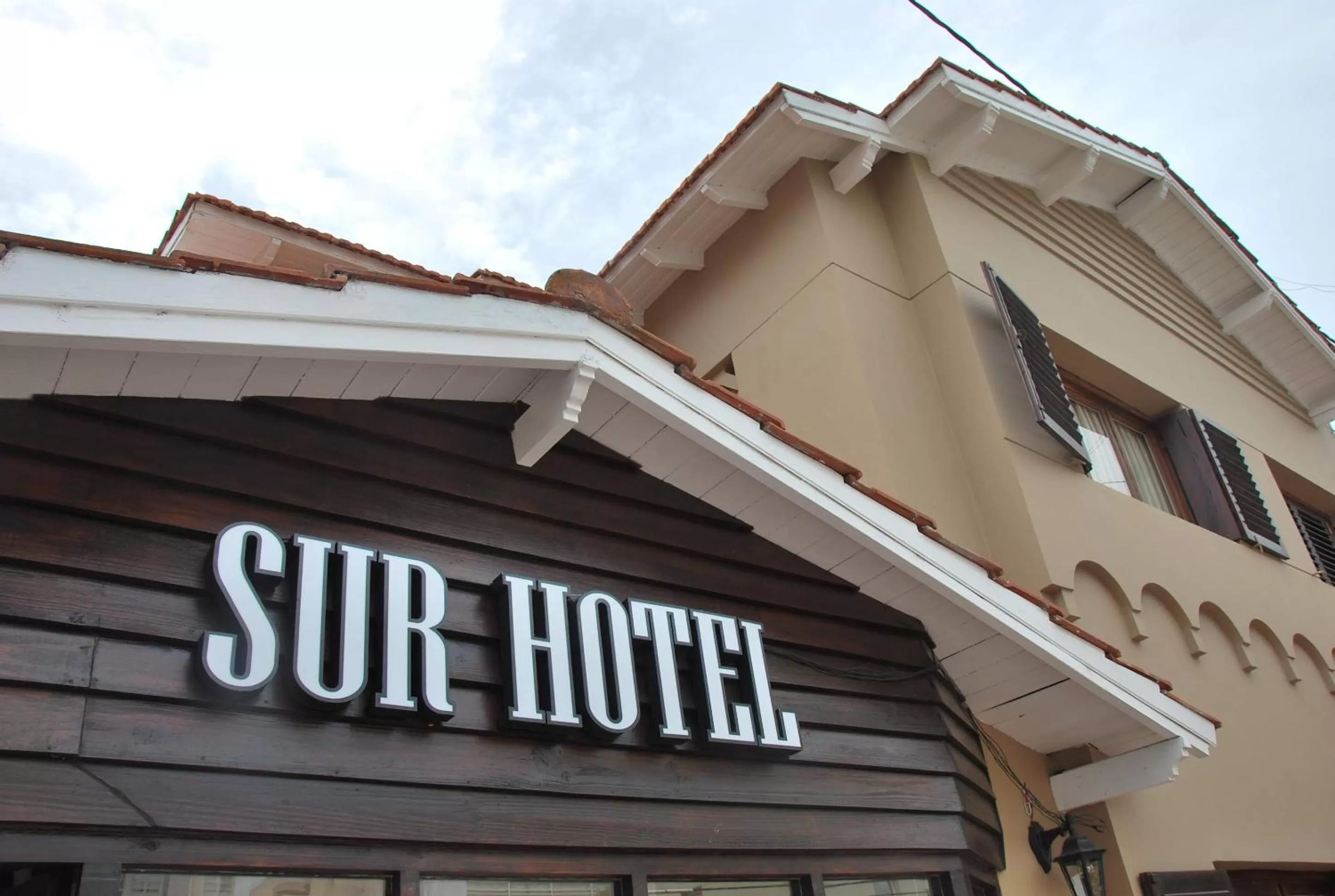 Property Building in Sur Hotel