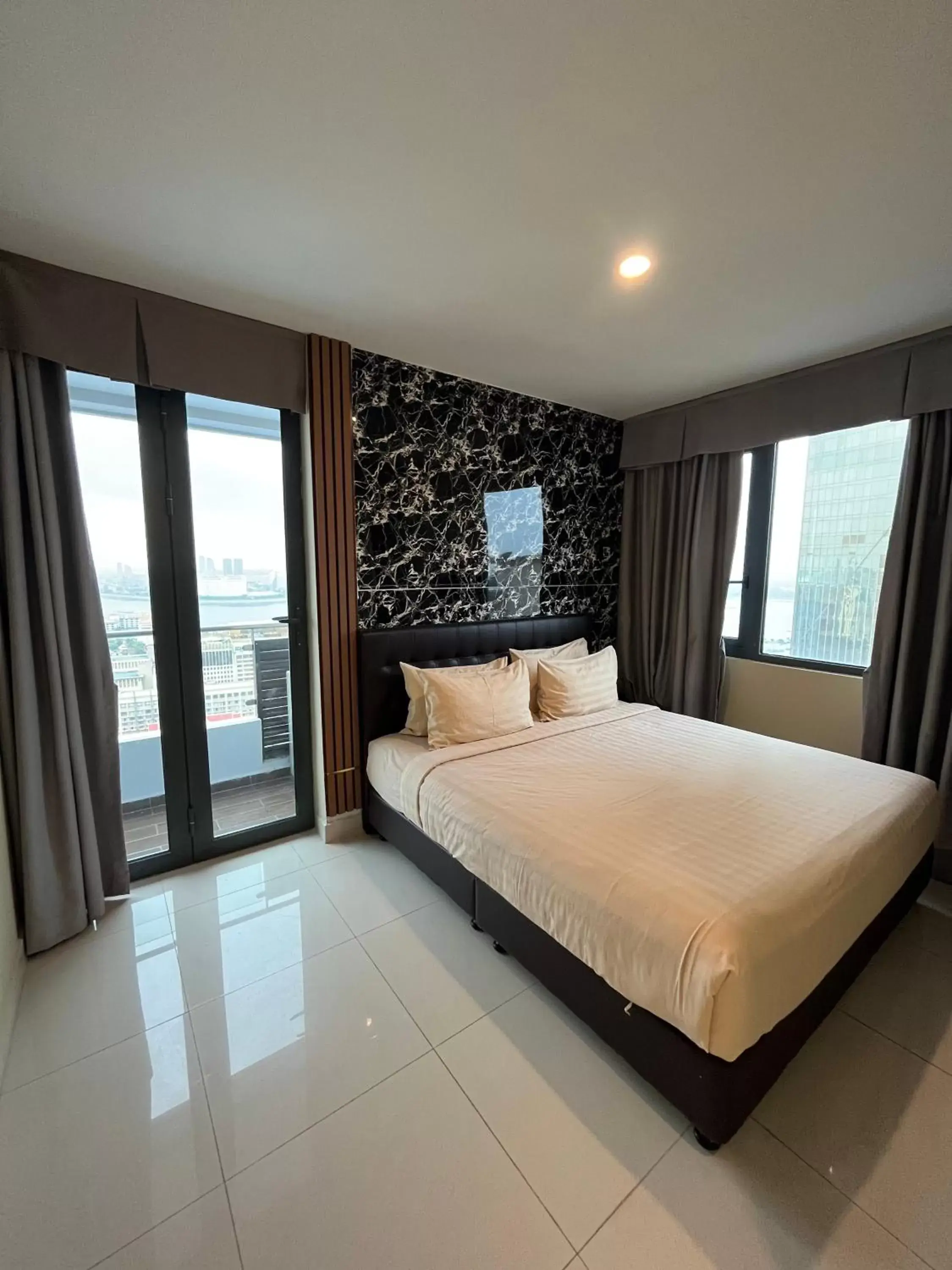 Three-Bedroom Apartment in The Bridge Club Three-Bedroom Apartment in The Bridge Club