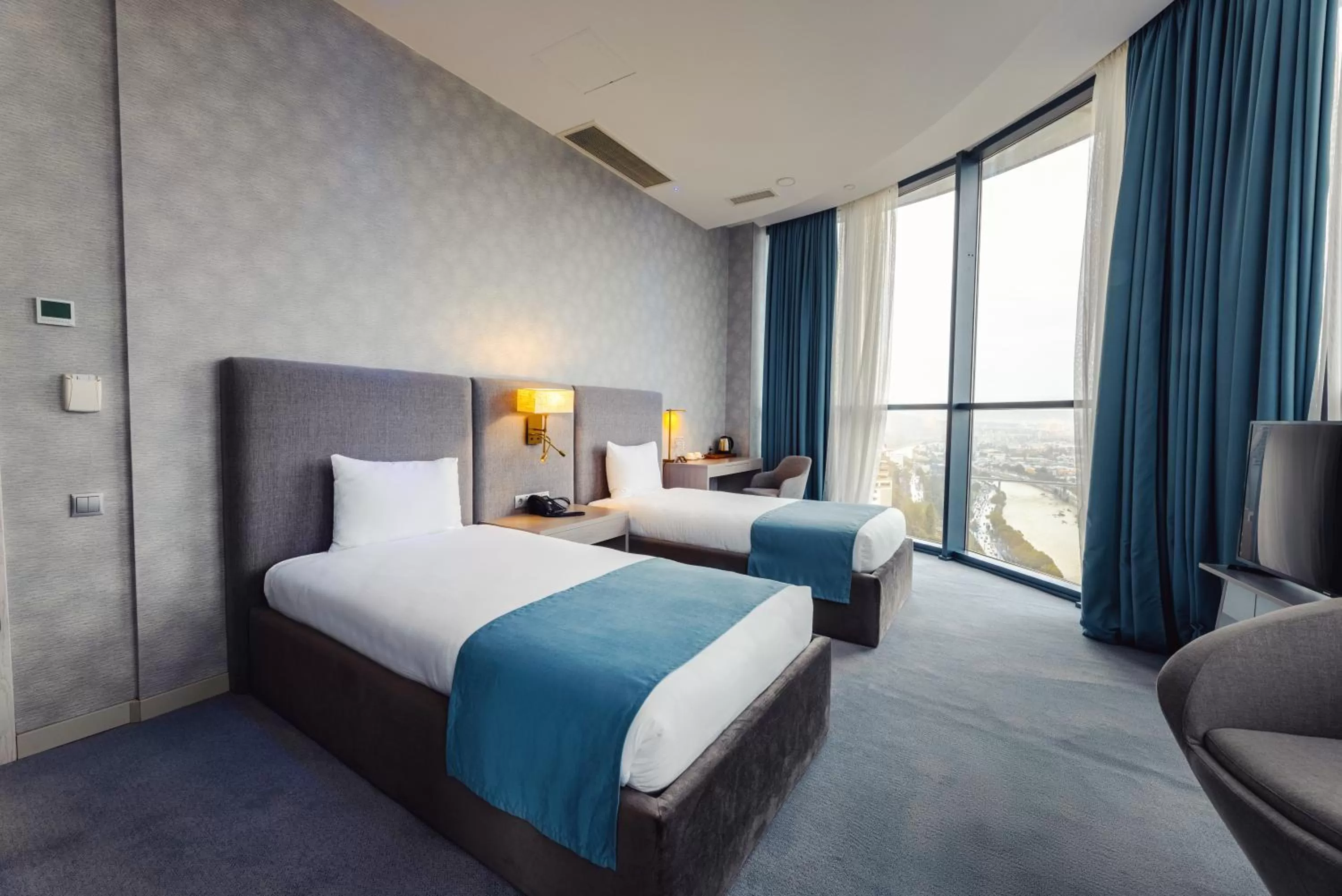 Bed in Meta Business Hotel By King David