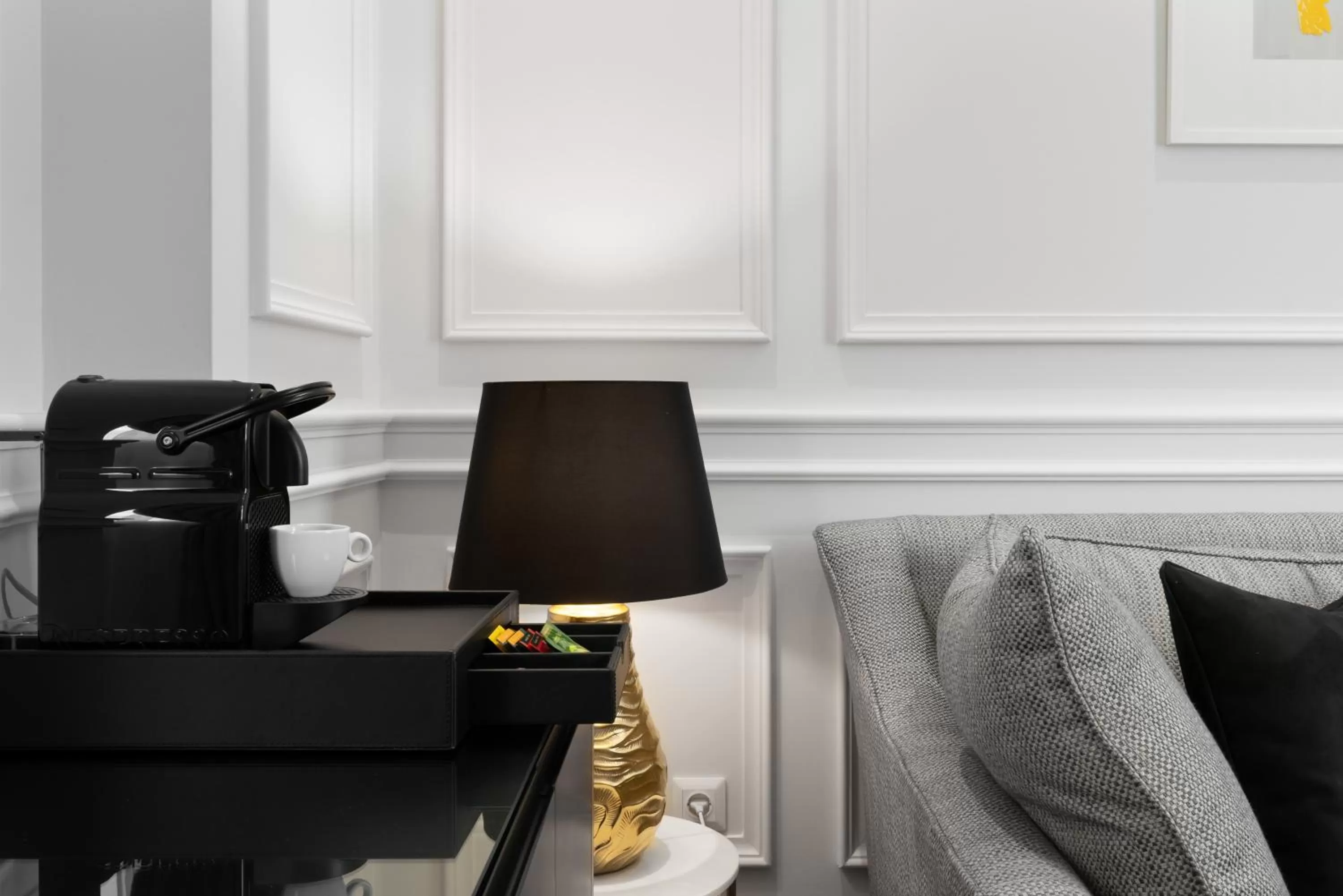 Coffee/tea facilities in Praxitelous Luxury Suites