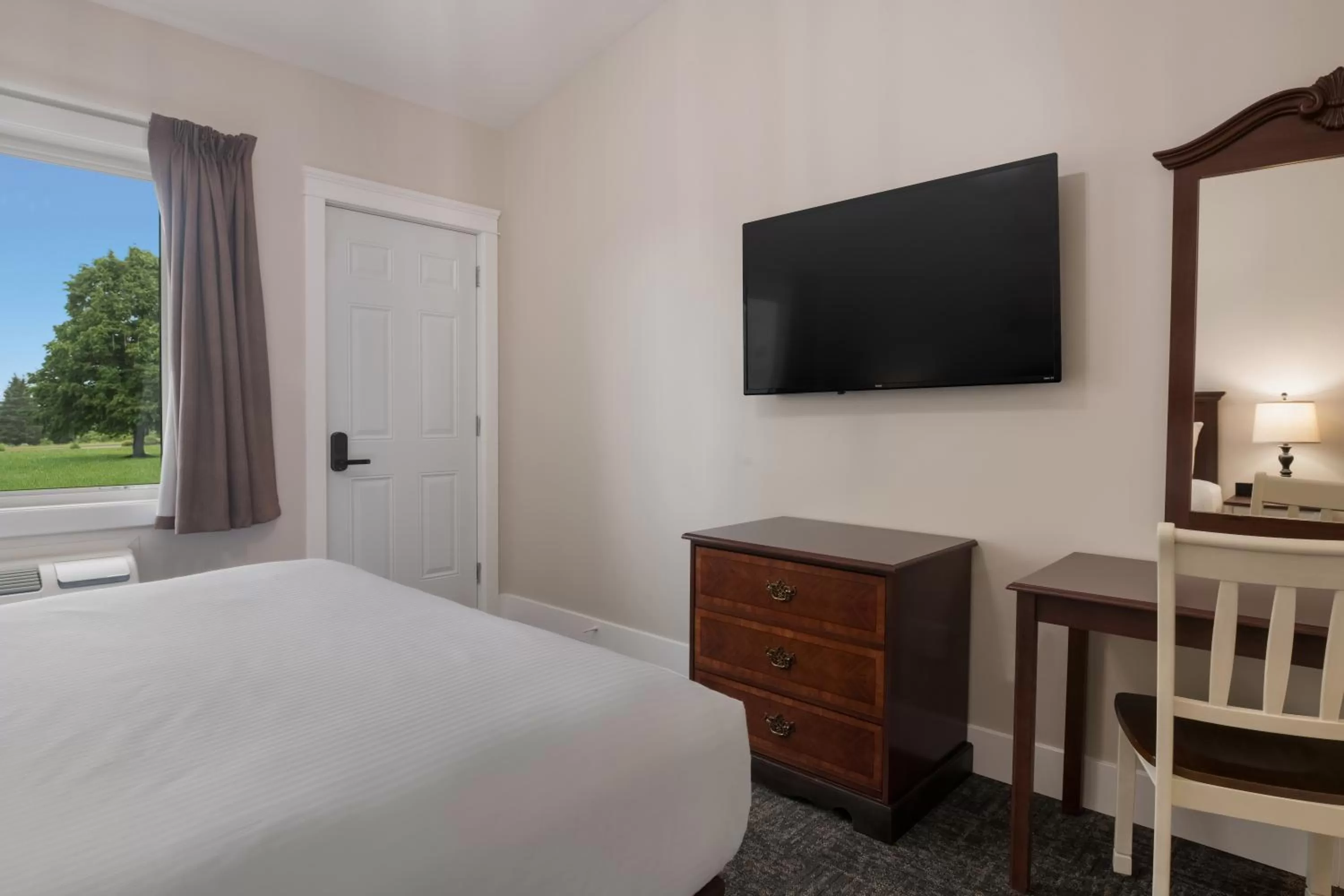 hair dresser, Bed in Canadas Best Value Inn & Suites-Charlottetown