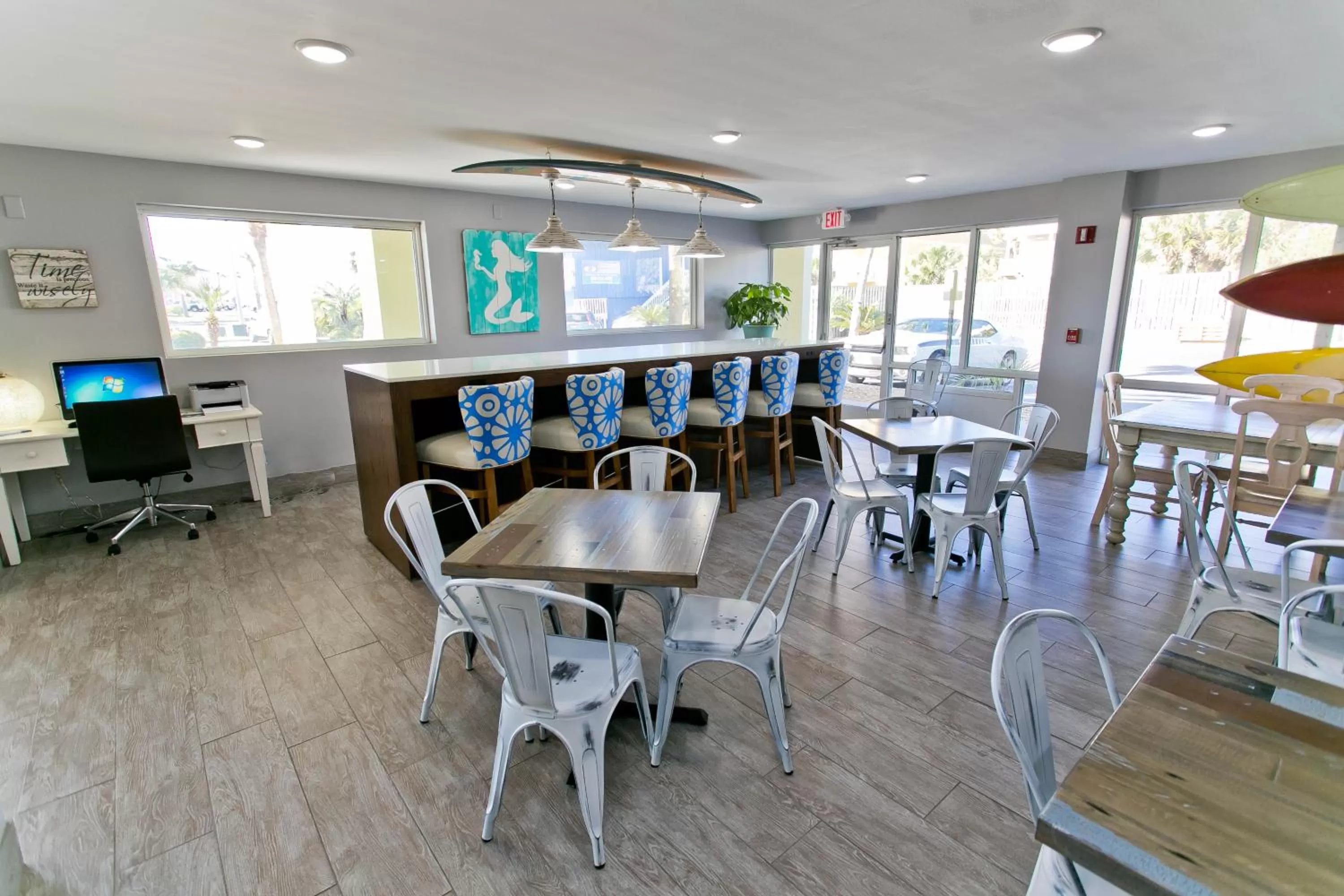 Buffet breakfast in Surf & Sand Hotel